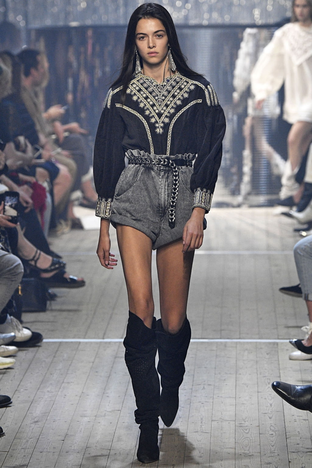 Fashion Week Paris Spring/Summer 2019 look 33 from the Isabel Marant collection 女装