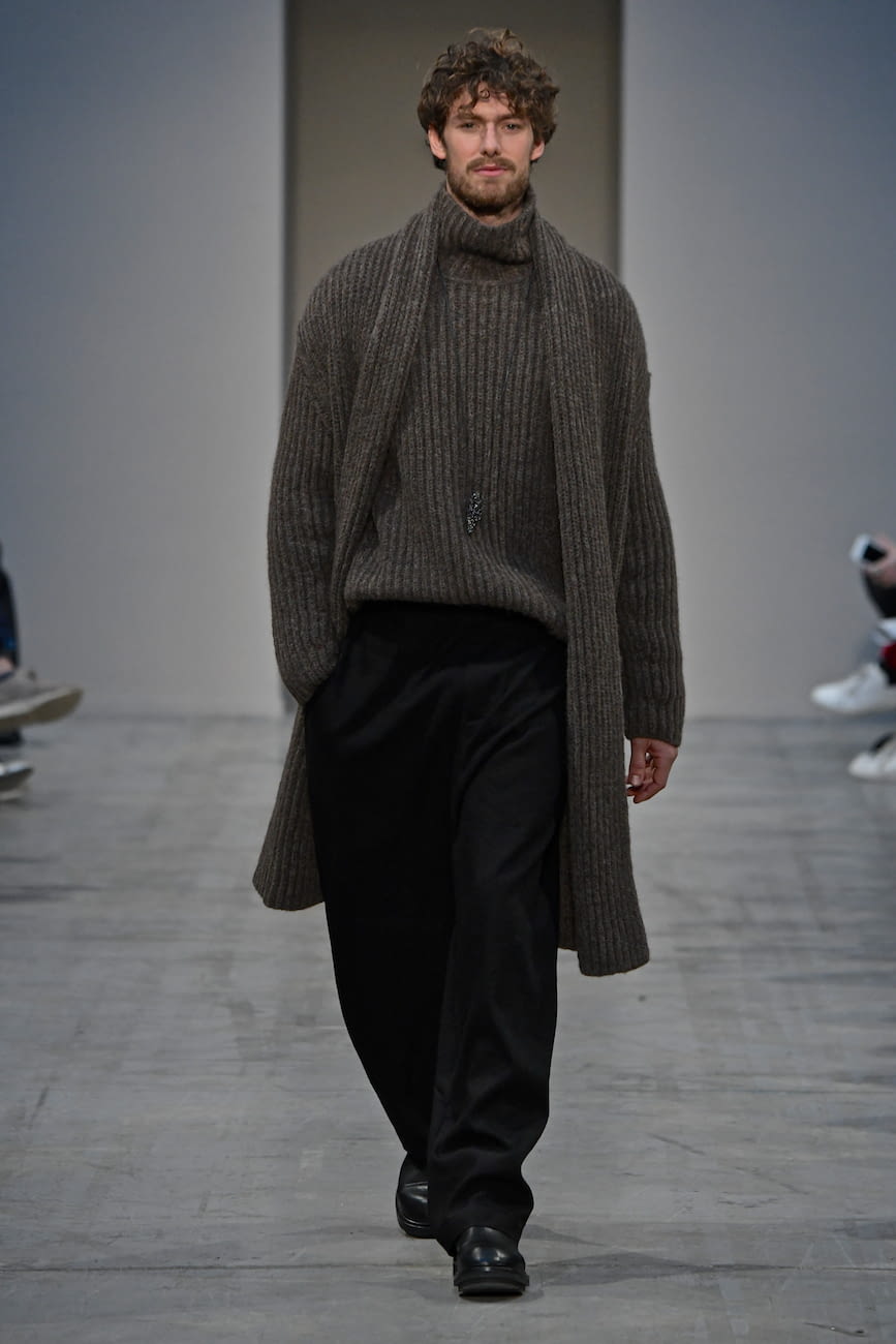 Fashion Week Milan Fall/Winter 2018 look 25 from the Isabel Benenato collection menswear