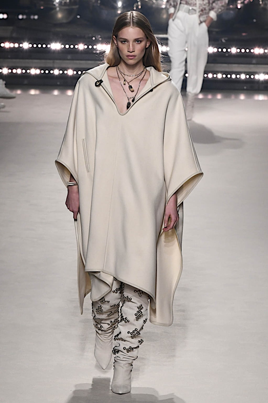 Fashion Week Paris Fall/Winter 2020 look 1 de la collection Isabel Marant womenswear