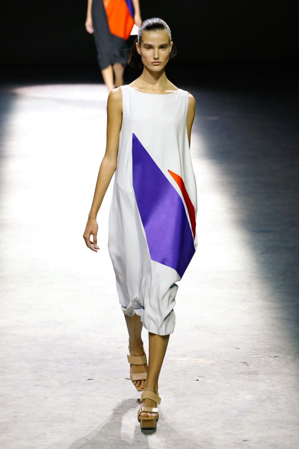 Fashion Week Paris Spring/Summer 2017 look 1 from the Issey Miyake collection 女装