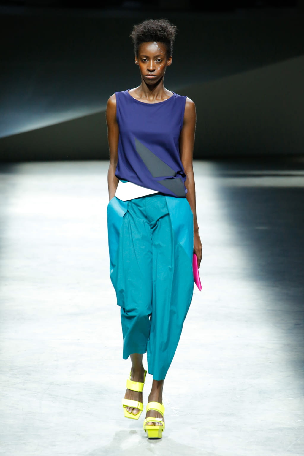 Fashion Week Paris Spring/Summer 2017 look 6 from the Issey Miyake collection womenswear