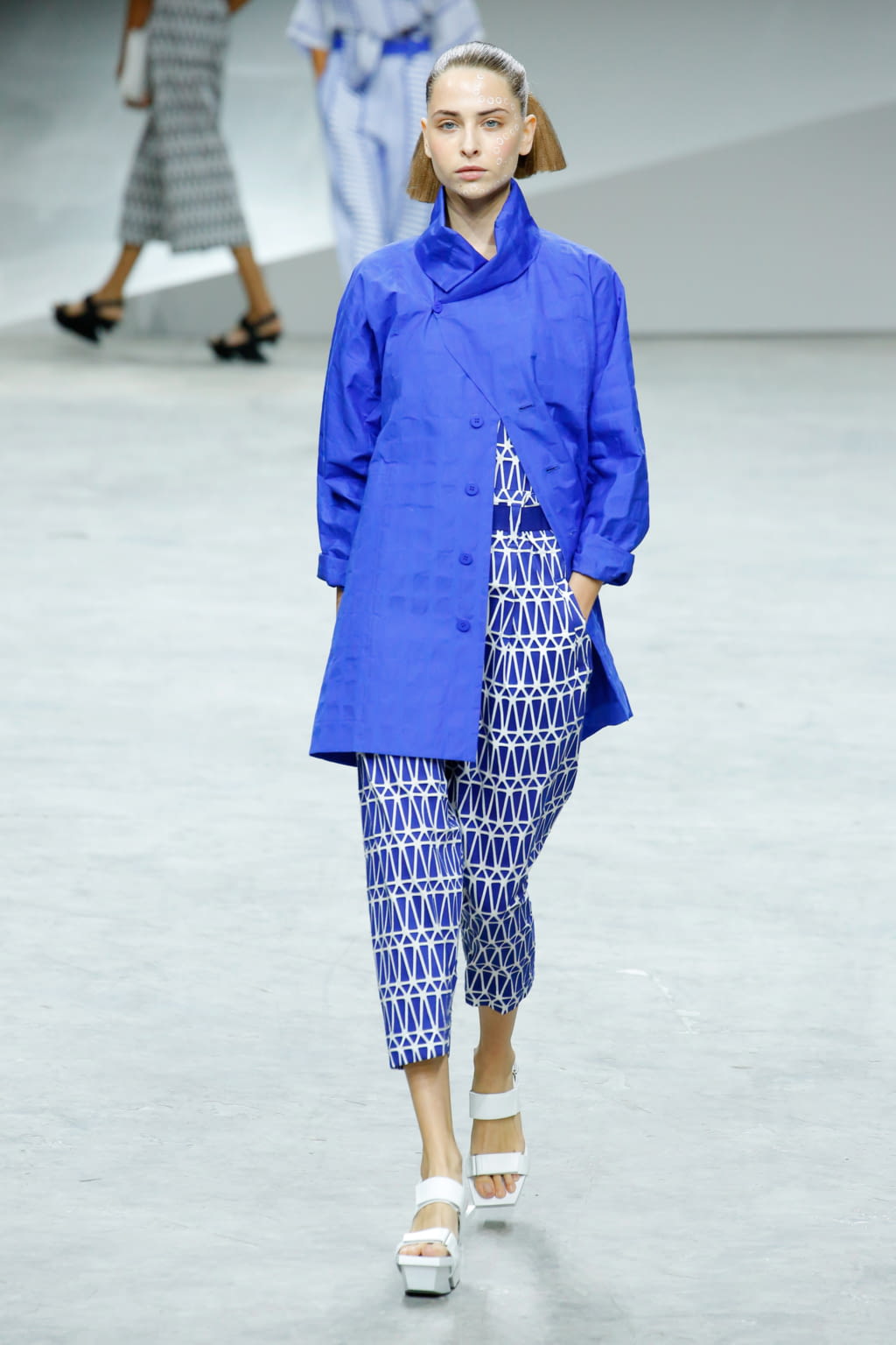 Fashion Week Paris Spring/Summer 2017 look 25 from the Issey Miyake collection 女装