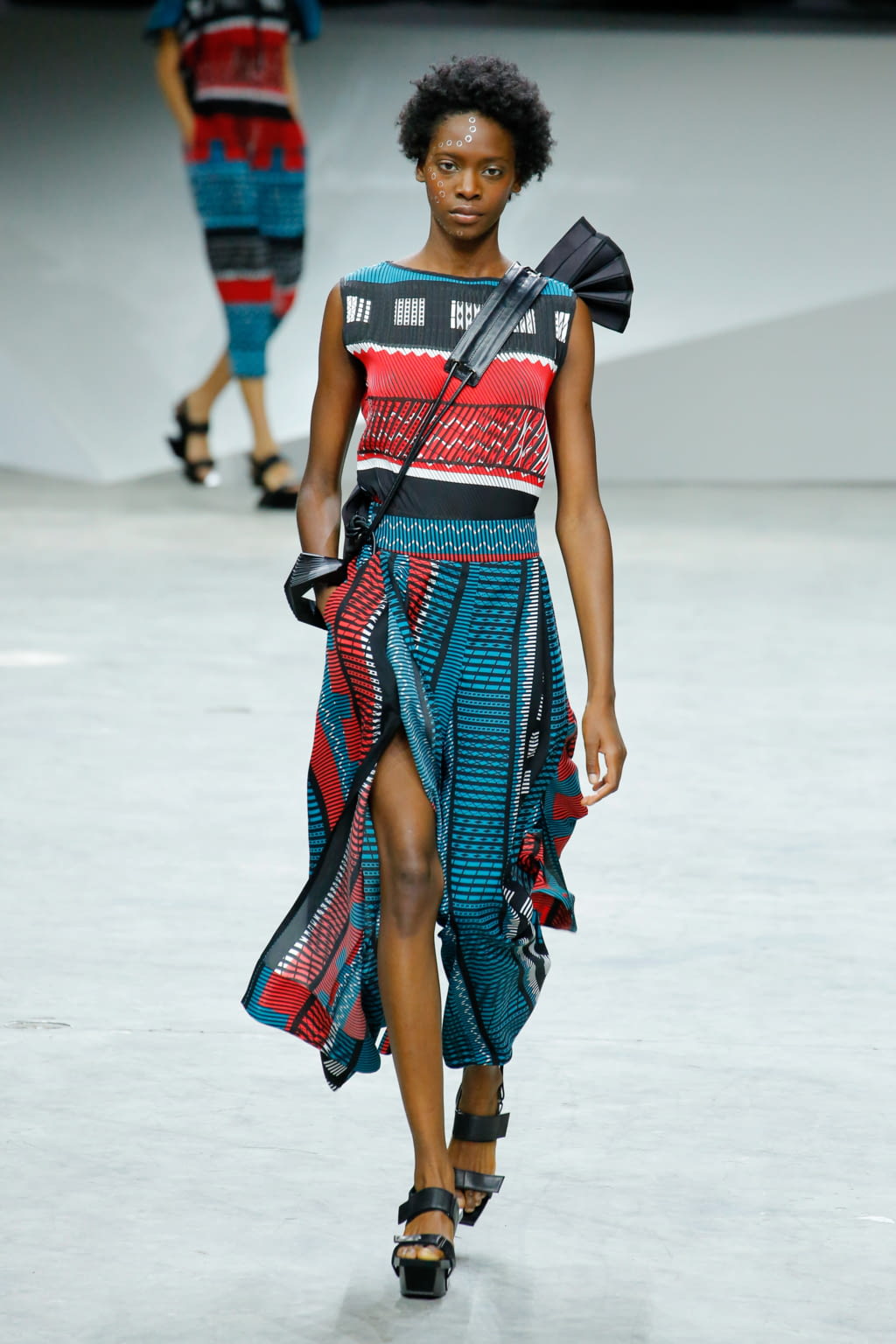 Fashion Week Paris Spring/Summer 2017 look 32 from the Issey Miyake collection womenswear