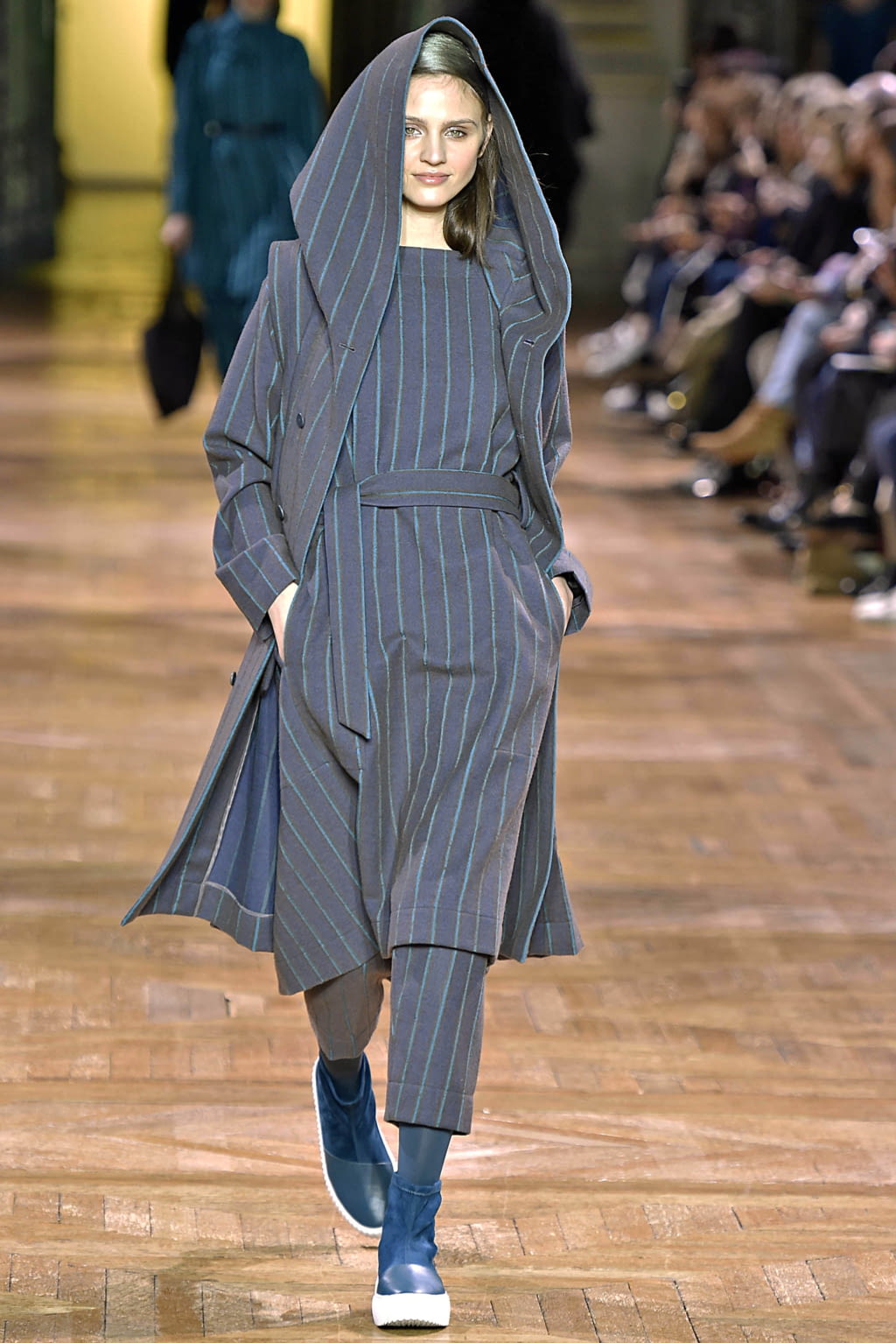 Fashion Week Paris Fall/Winter 2017 look 12 from the Issey Miyake collection womenswear