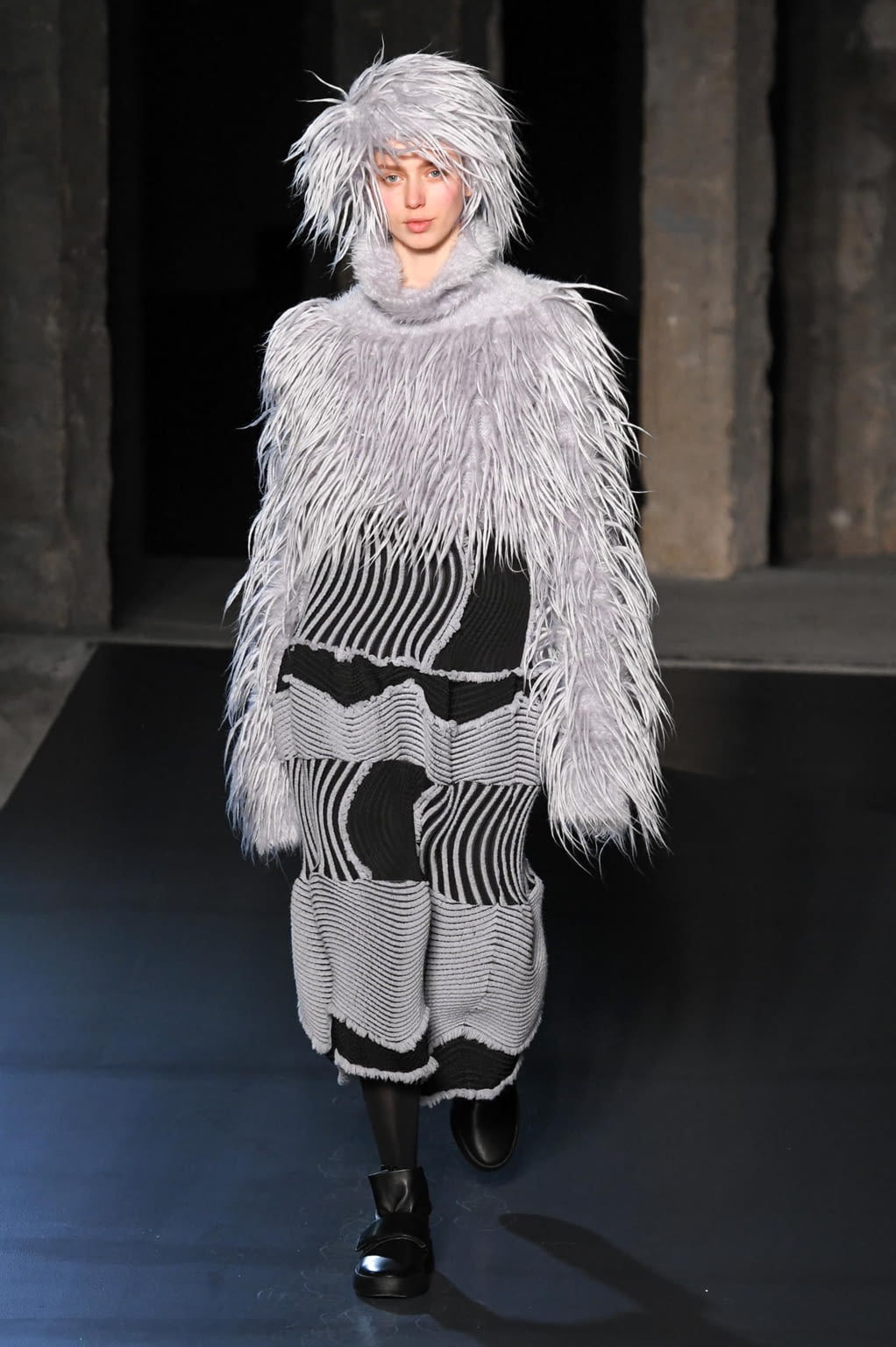 Fashion Week Paris Fall/Winter 2018 look 15 from the Issey Miyake collection womenswear