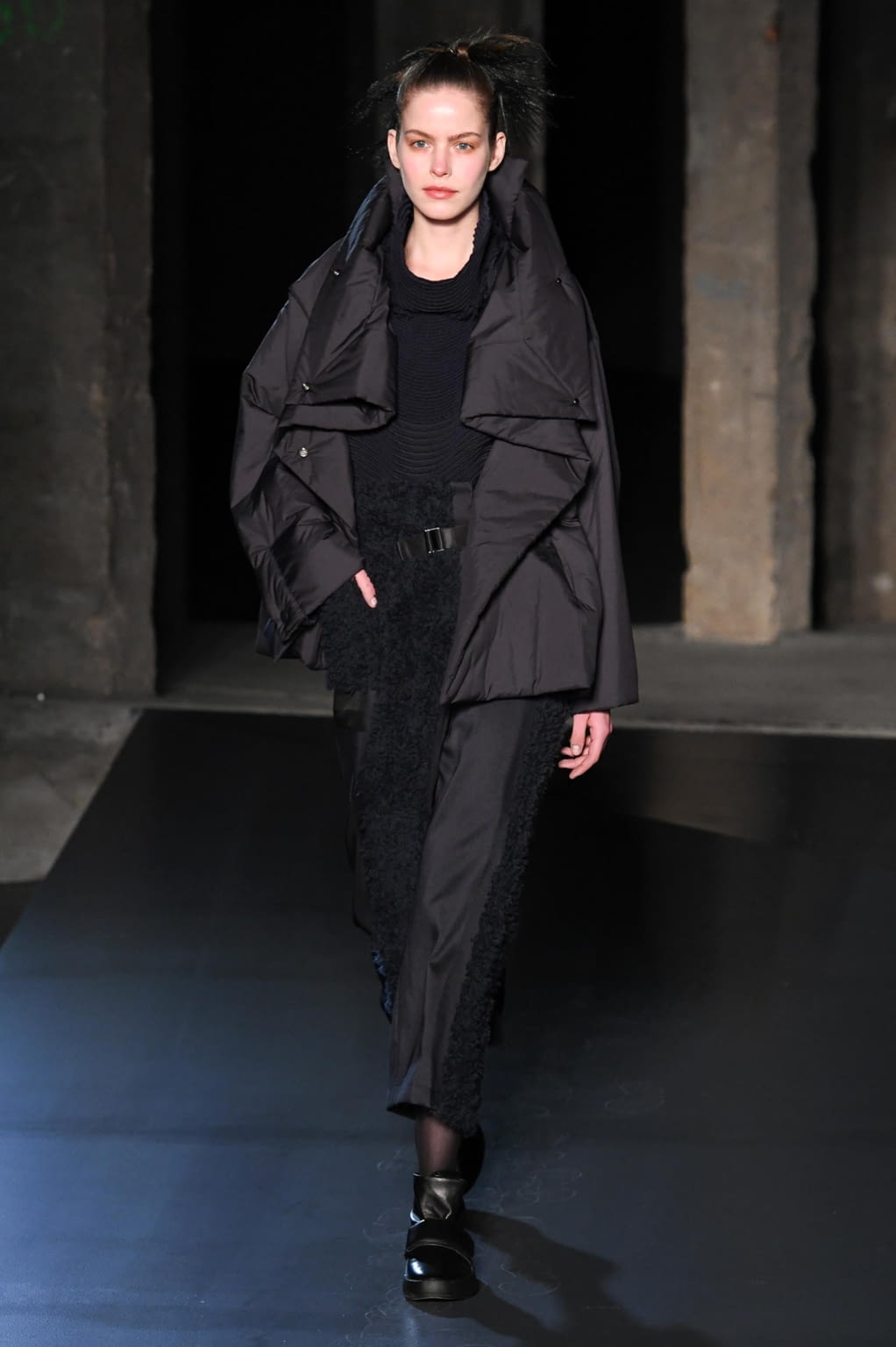 Fashion Week Paris Fall/Winter 2018 look 18 from the Issey Miyake collection 女装