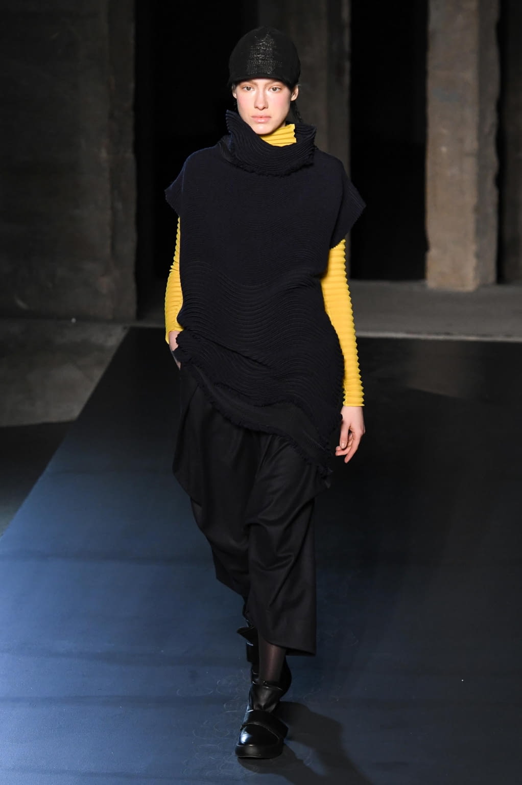Fashion Week Paris Fall/Winter 2018 look 21 from the Issey Miyake collection 女装