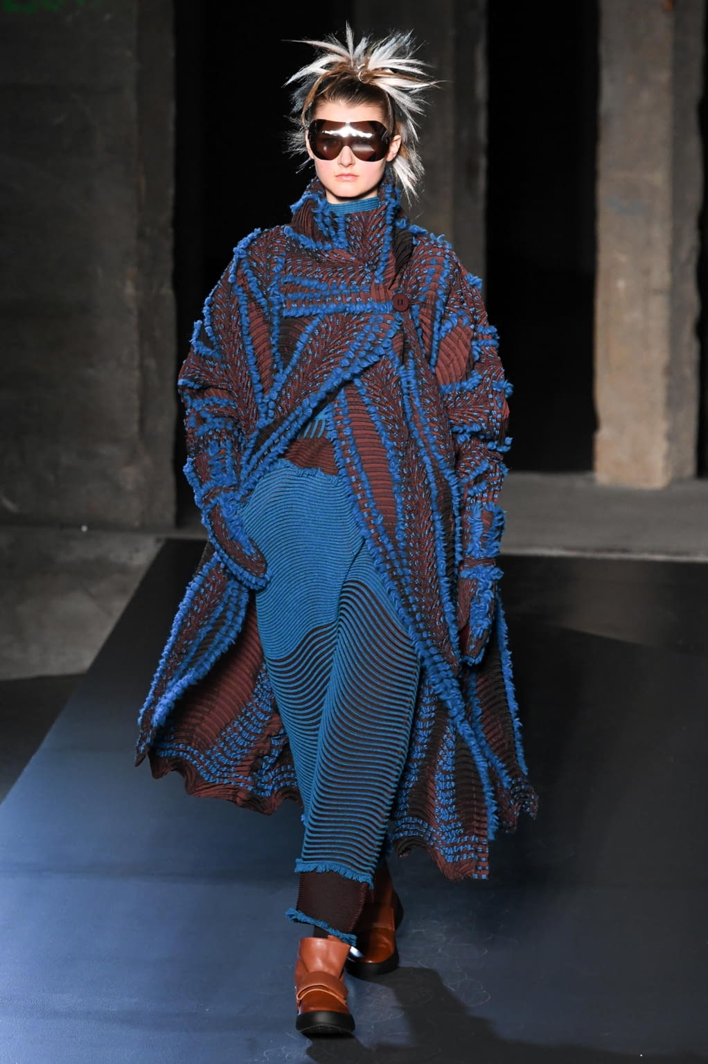 Fashion Week Paris Fall/Winter 2018 look 26 from the Issey Miyake collection womenswear