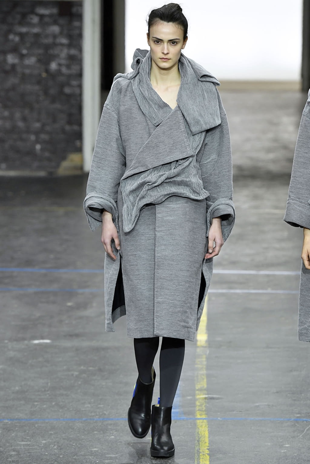 Fashion Week Paris Fall/Winter 2019 look 1 from the Issey Miyake collection womenswear