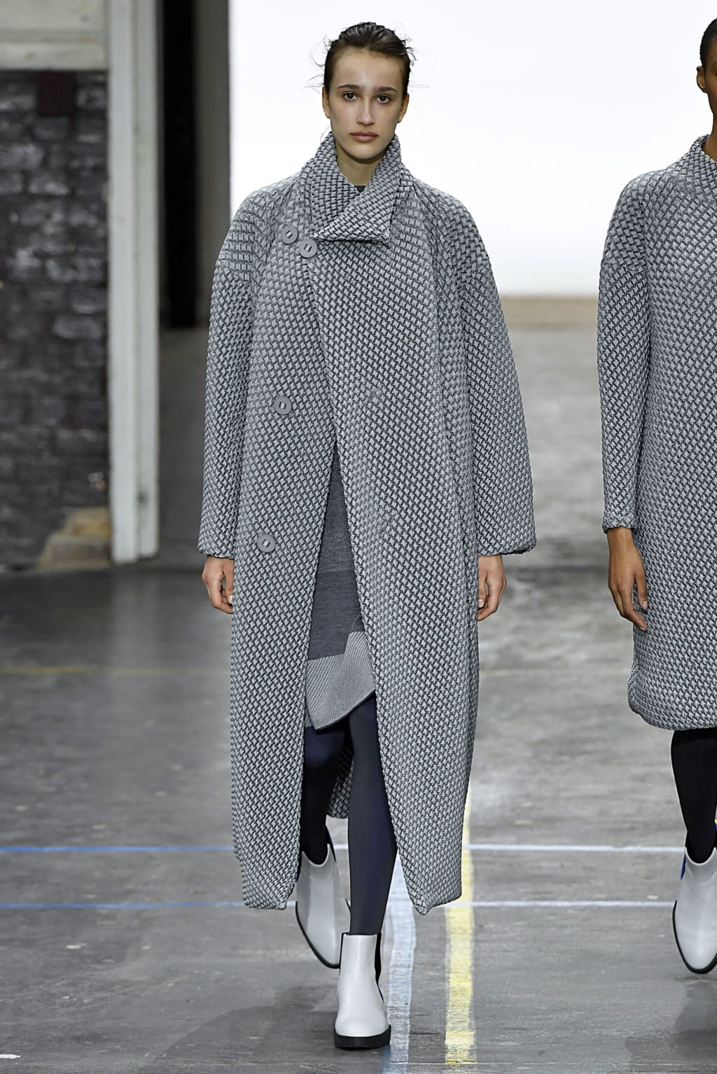 Fashion Week Paris Fall/Winter 2019 look 5 from the Issey Miyake collection womenswear