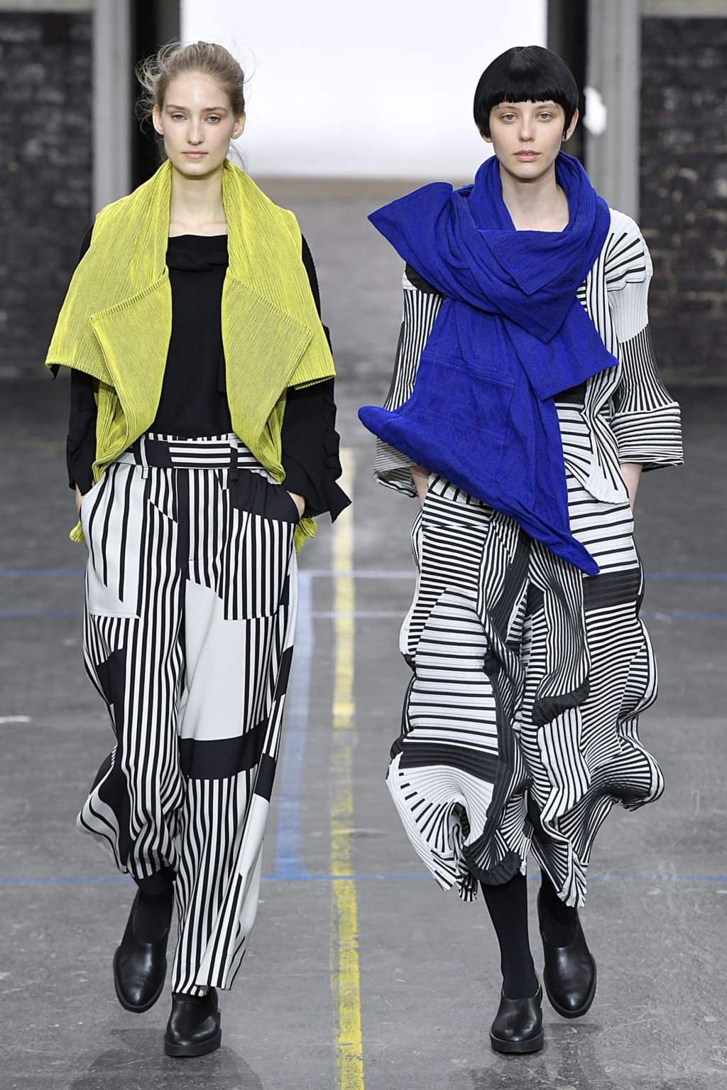 Fashion Week Paris Fall/Winter 2019 look 10 from the Issey Miyake collection 女装