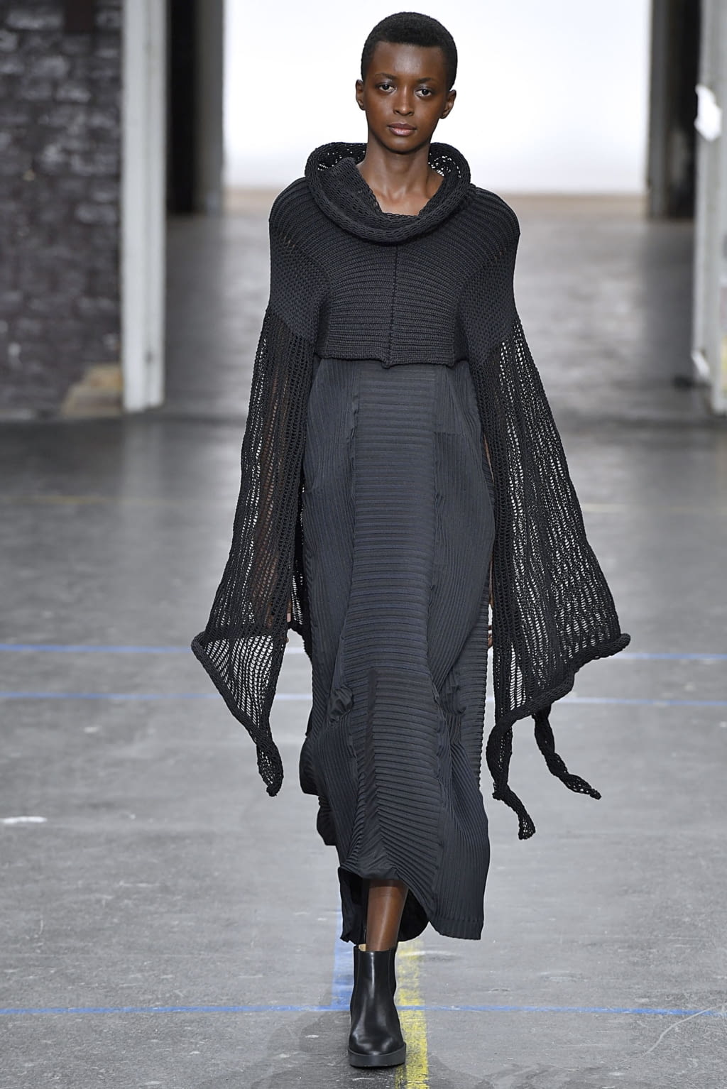 Fashion Week Paris Fall/Winter 2019 look 11 from the Issey Miyake collection 女装
