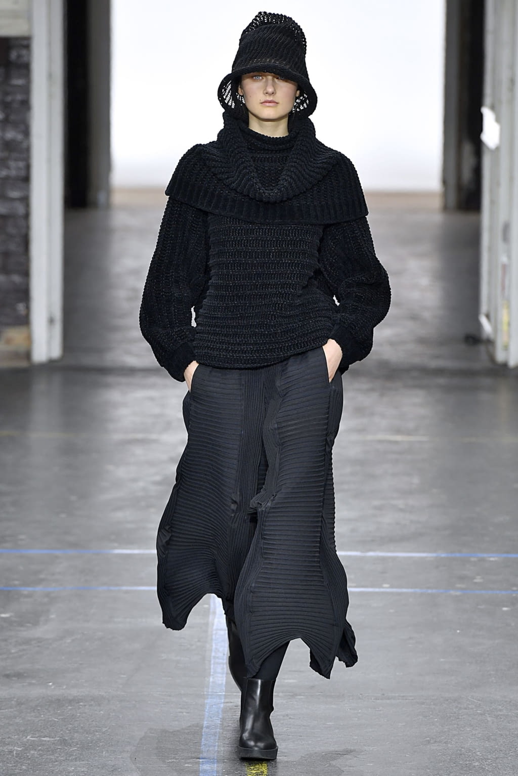 Fashion Week Paris Fall/Winter 2019 look 12 from the Issey Miyake collection 女装