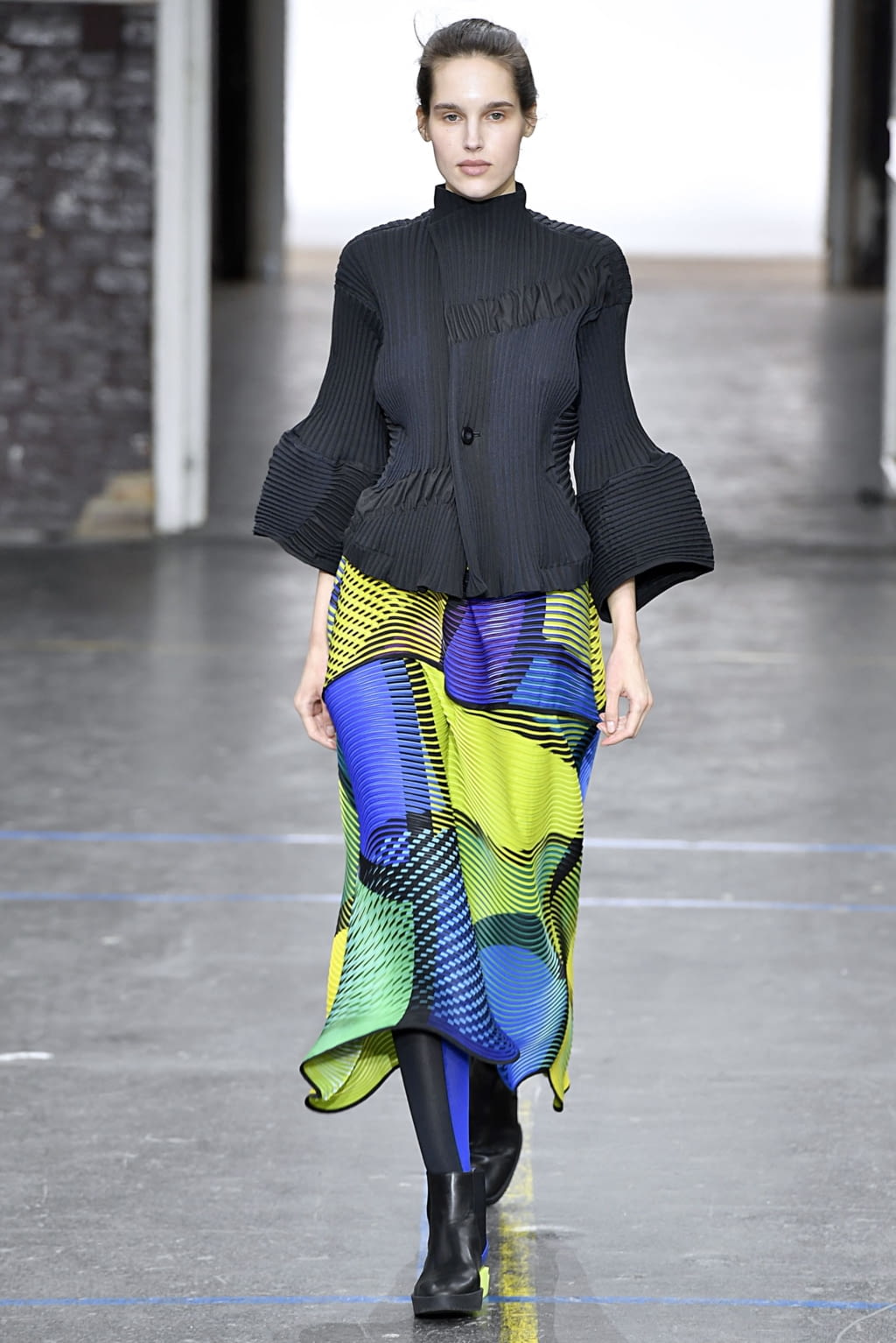 Fashion Week Paris Fall/Winter 2019 look 15 from the Issey Miyake collection womenswear