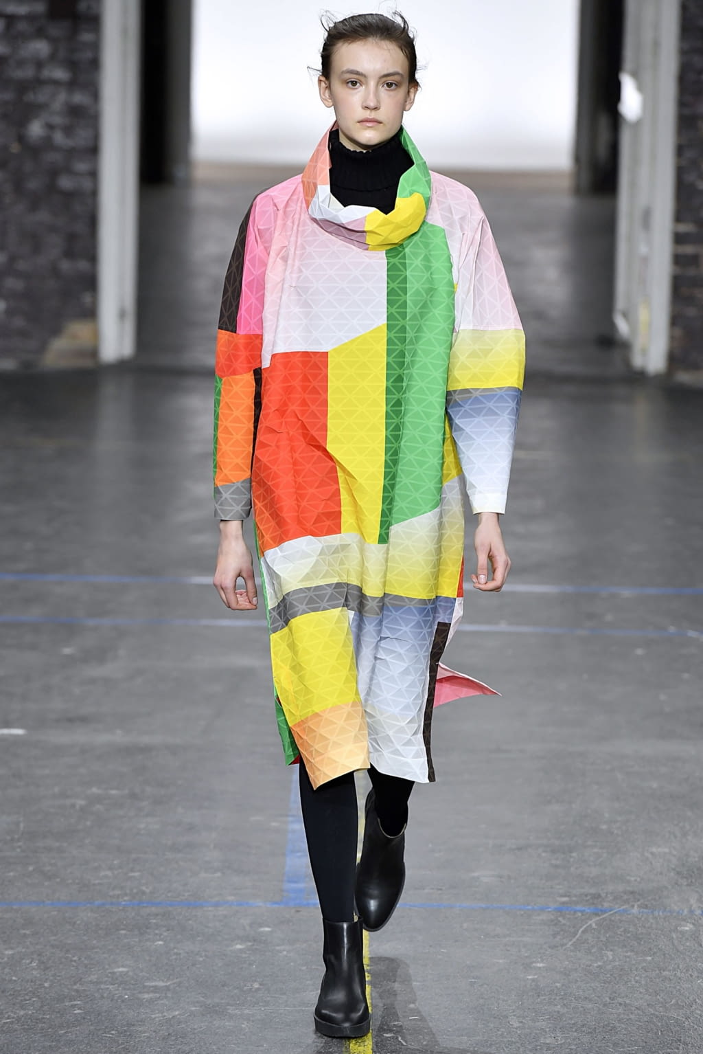 Fashion Week Paris Fall/Winter 2019 look 22 from the Issey Miyake collection 女装