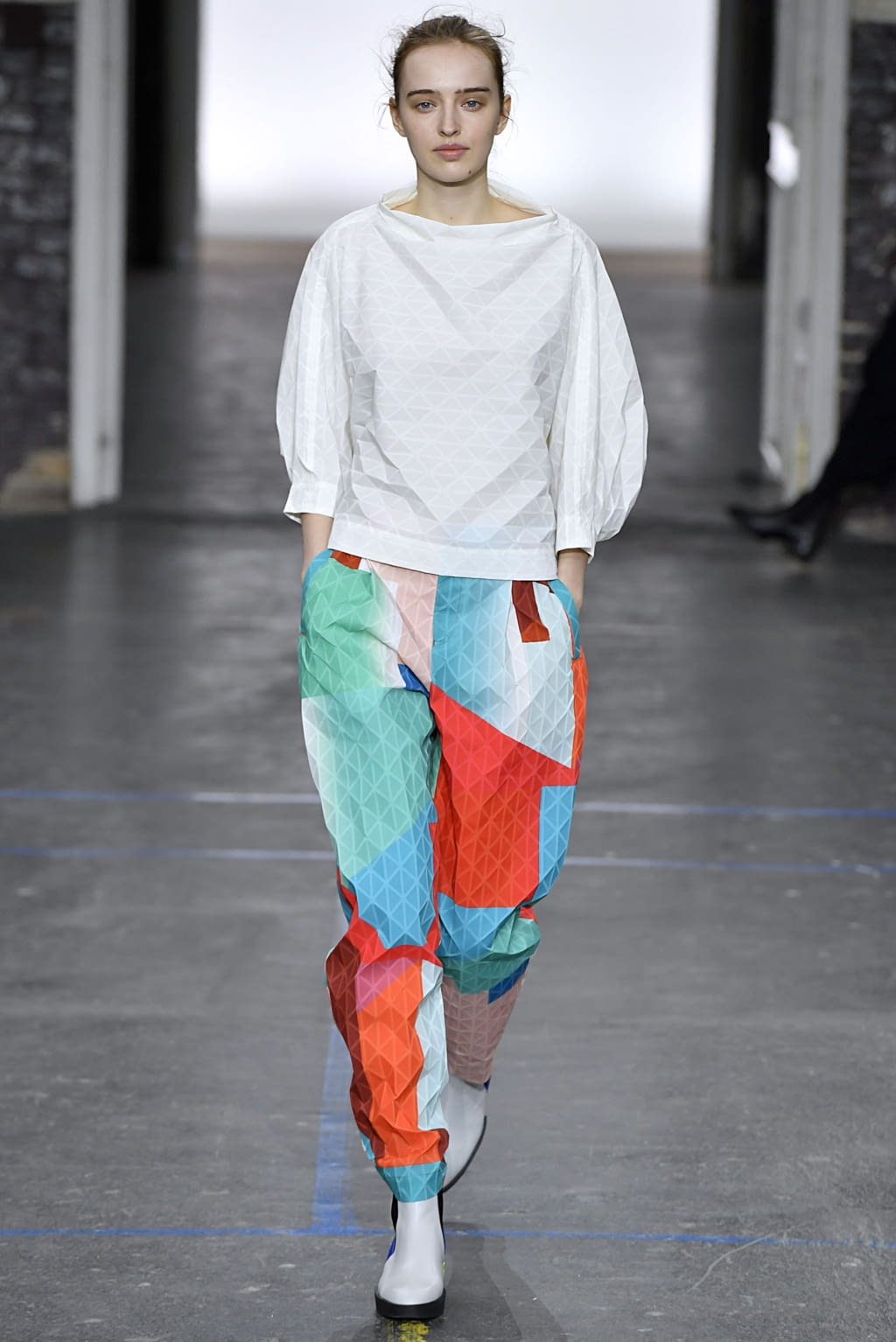 Fashion Week Paris Fall/Winter 2019 look 26 from the Issey Miyake collection womenswear