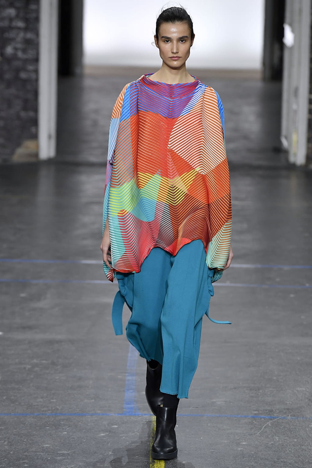 Fashion Week Paris Fall/Winter 2019 look 28 from the Issey Miyake collection womenswear