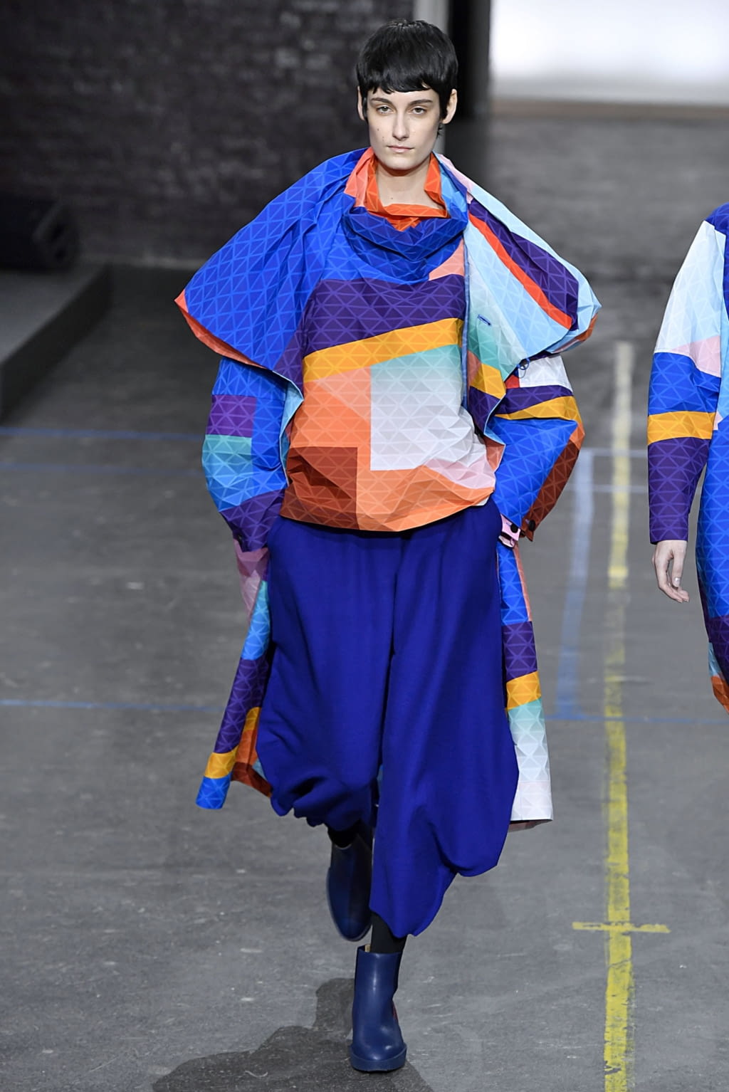 Fashion Week Paris Fall/Winter 2019 look 44 from the Issey Miyake collection womenswear