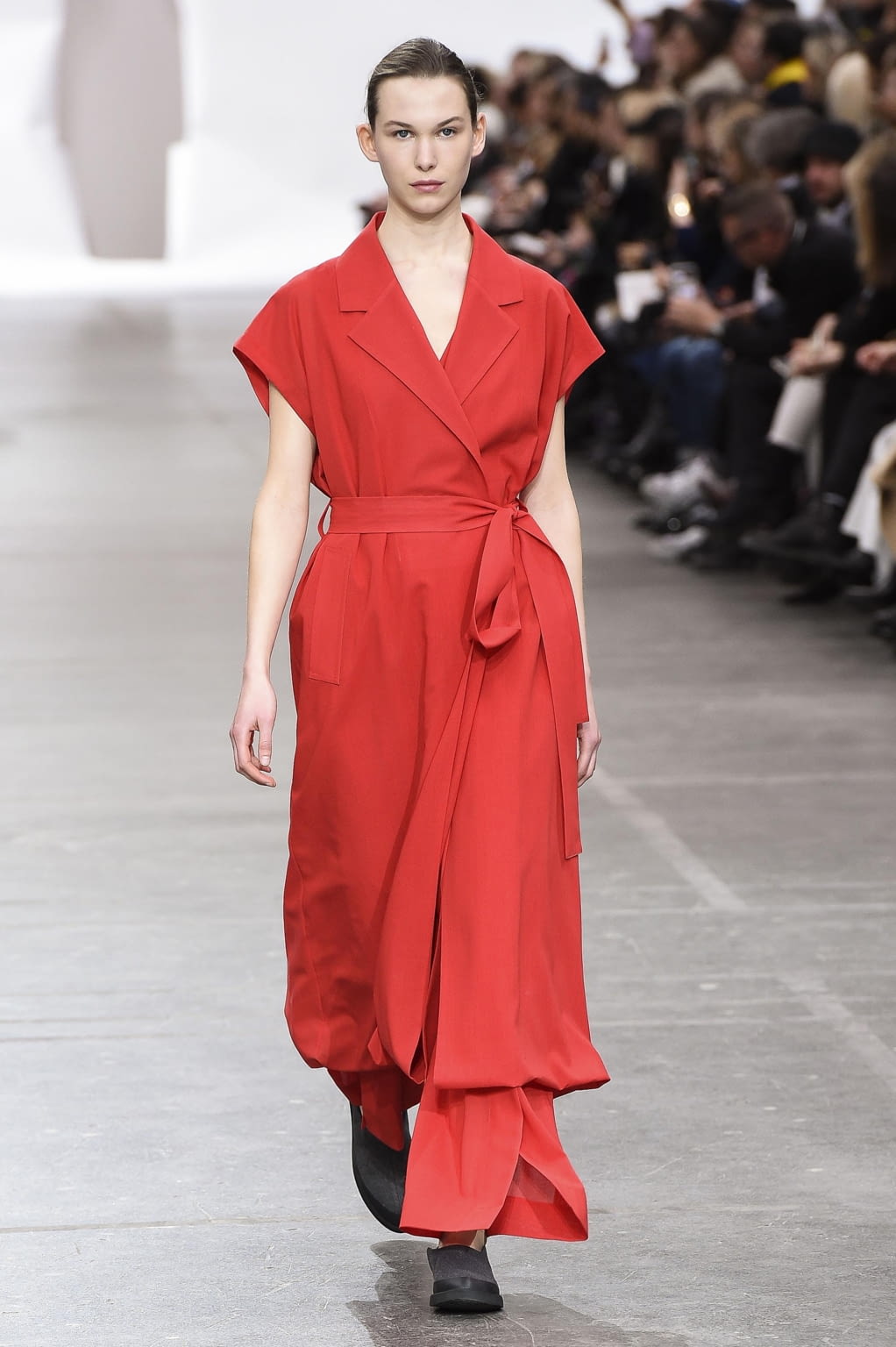Fashion Week Paris Fall/Winter 2020 look 13 from the Issey Miyake collection 女装