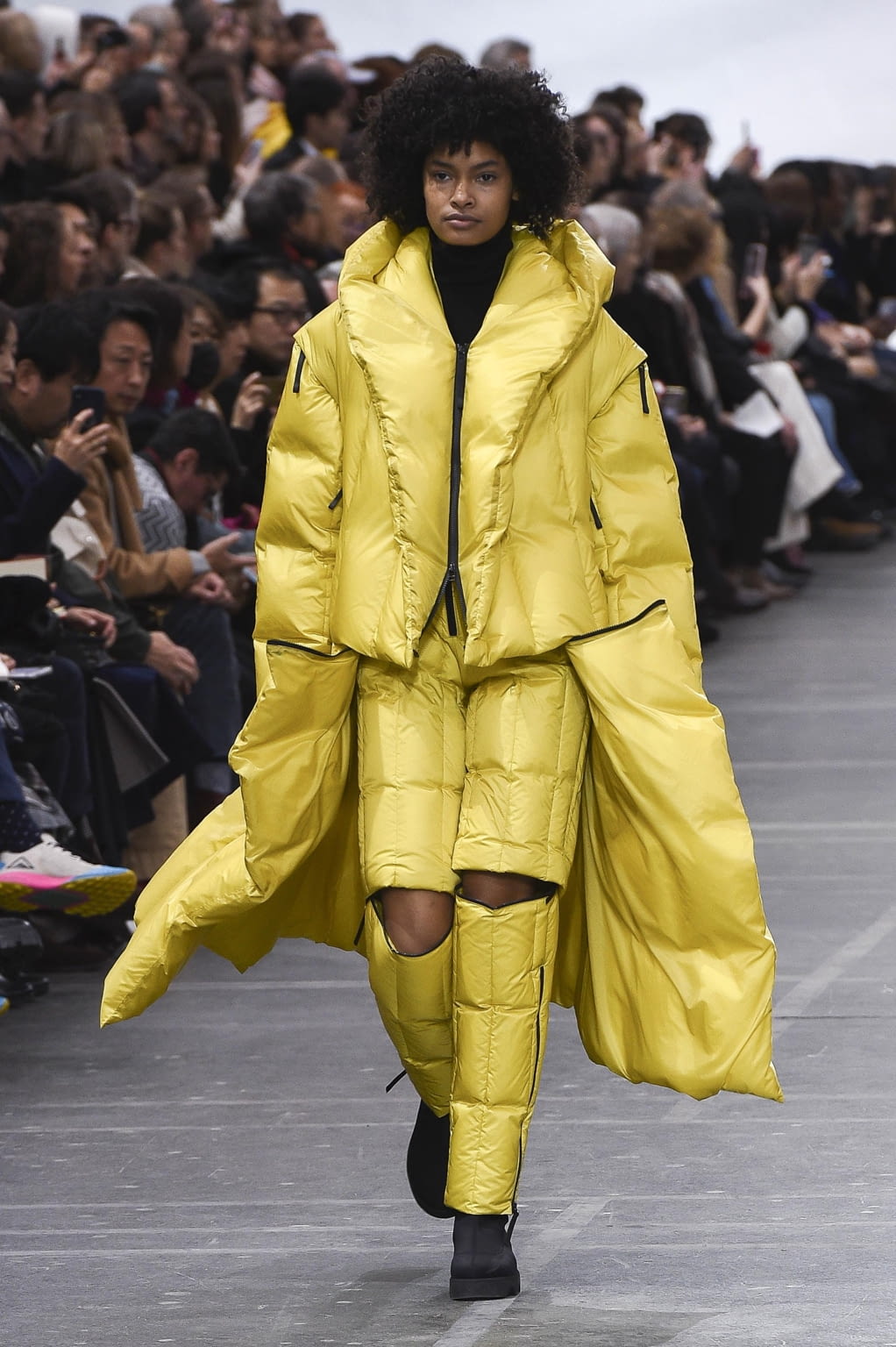 Fashion Week Paris Fall/Winter 2020 look 23 from the Issey Miyake collection womenswear