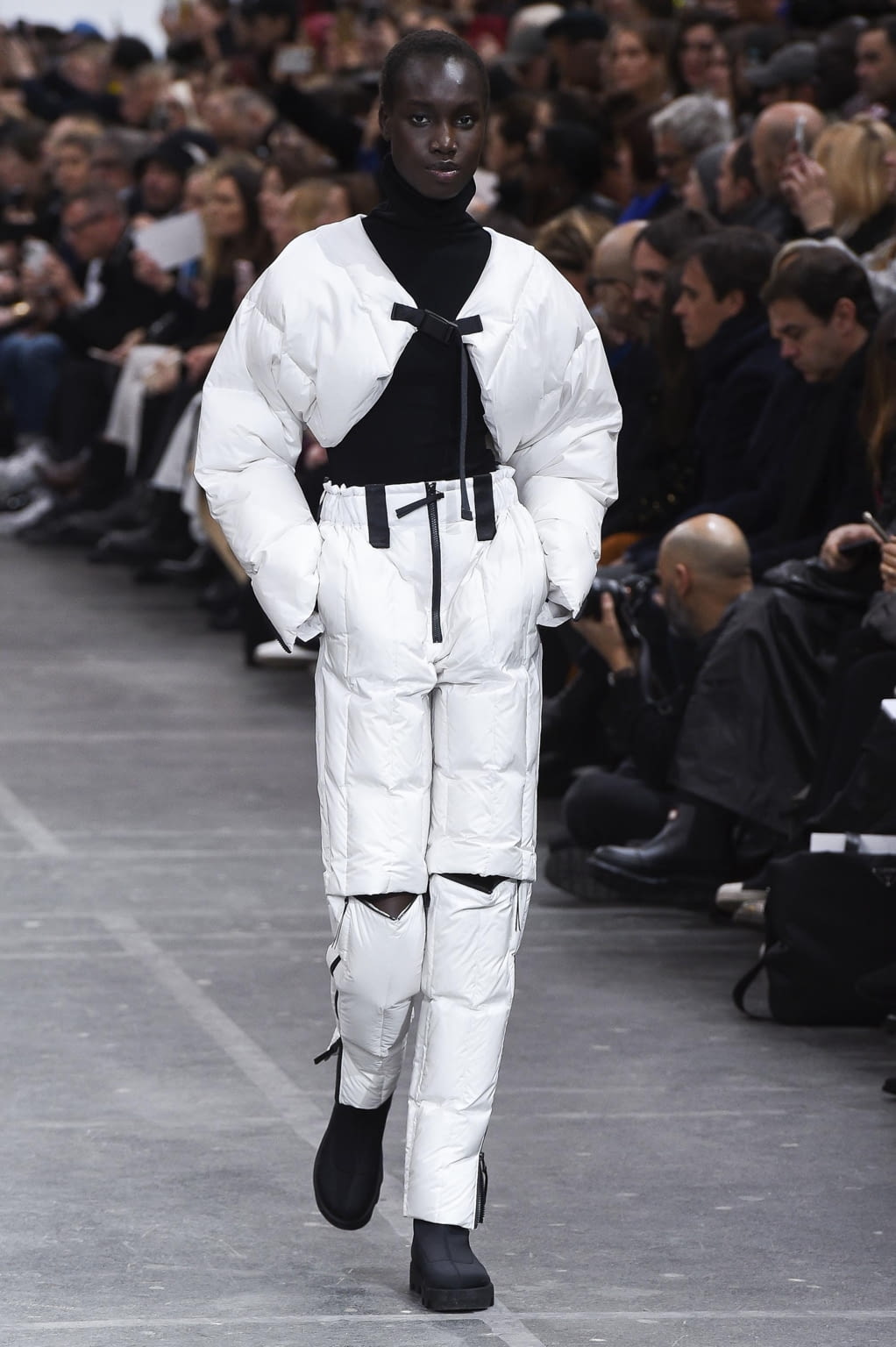 Fashion Week Paris Fall/Winter 2020 look 26 from the Issey Miyake collection 女装