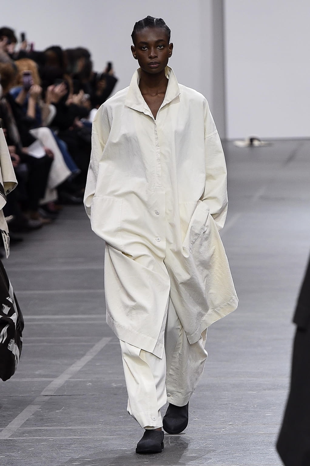 Fashion Week Paris Fall/Winter 2020 look 29 de la collection Issey Miyake womenswear