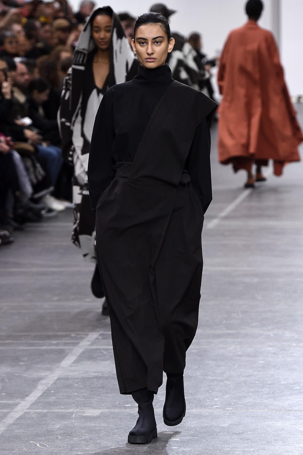 Fashion Week Paris Fall/Winter 2020 look 34 from the Issey Miyake collection 女装