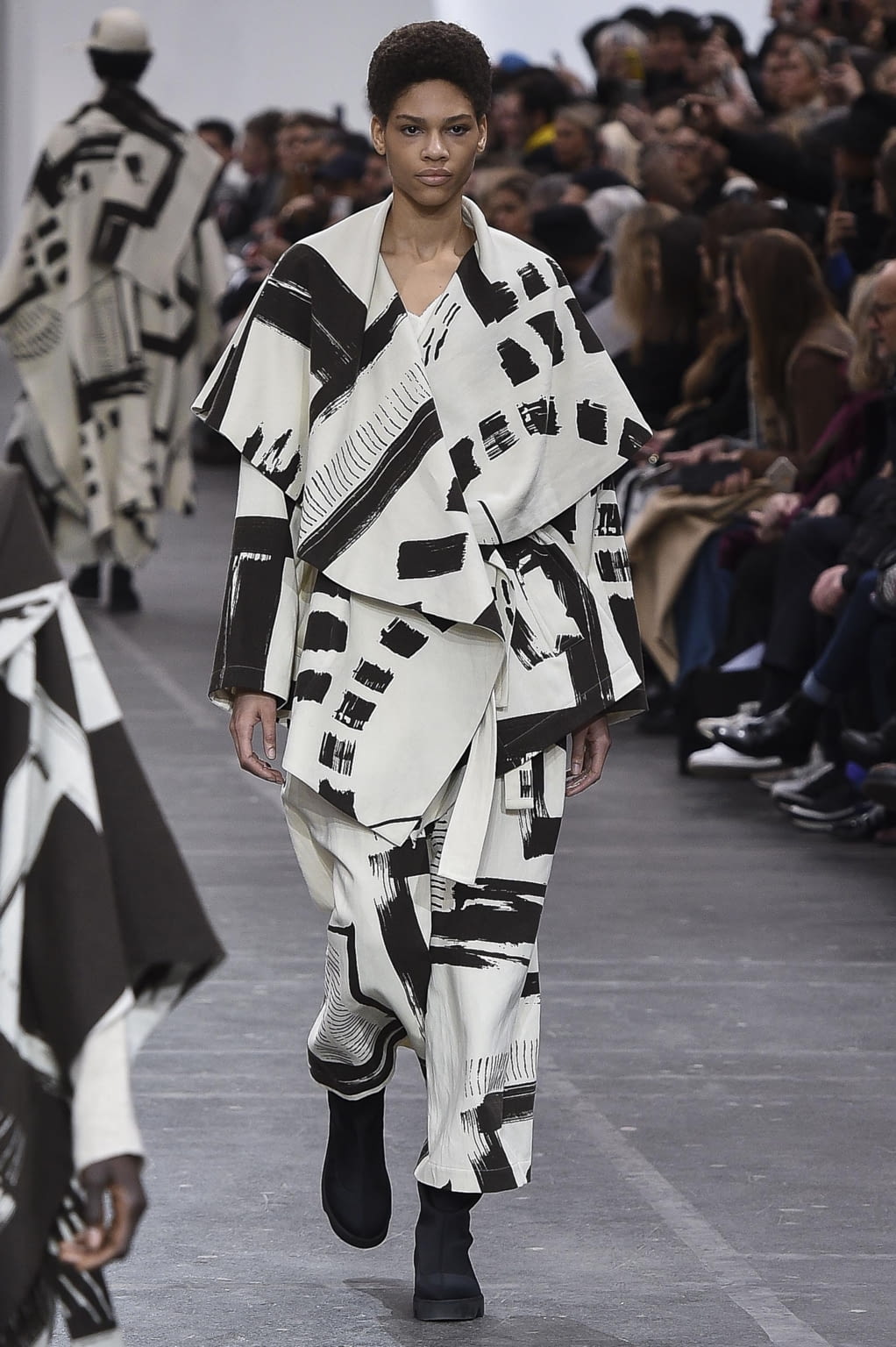 Fashion Week Paris Fall/Winter 2020 look 33 from the Issey Miyake collection womenswear