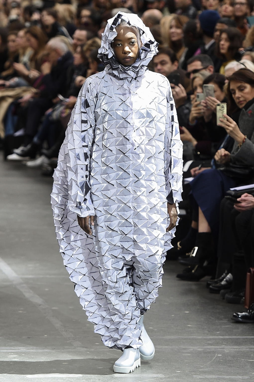 Fashion Week Paris Fall/Winter 2020 look 44 from the Issey Miyake collection womenswear