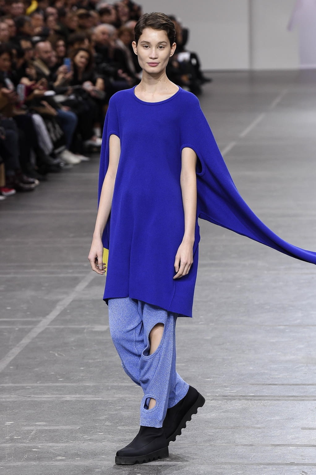 Fashion Week Paris Fall/Winter 2020 look 70 from the Issey Miyake collection 女装