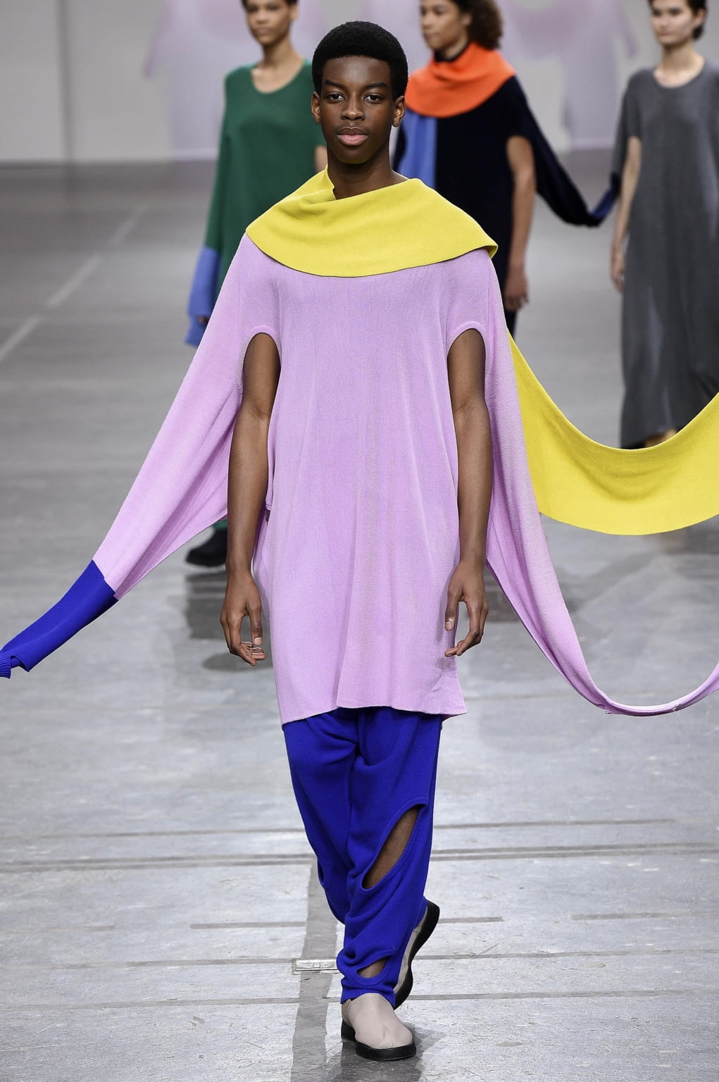Fashion Week Paris Fall/Winter 2020 look 71 from the Issey Miyake collection 女装