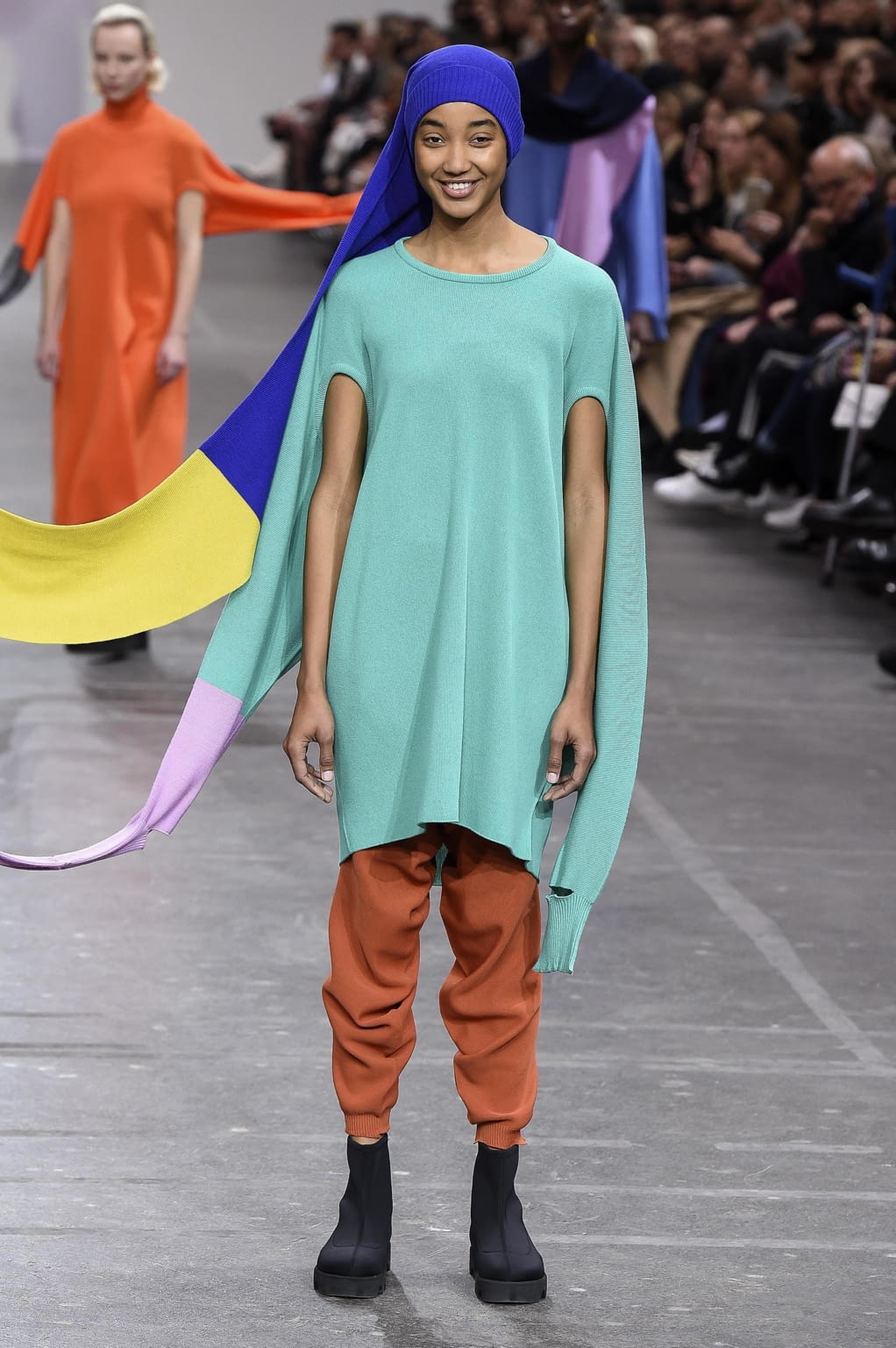 Fashion Week Paris Fall/Winter 2020 look 72 from the Issey Miyake collection 女装