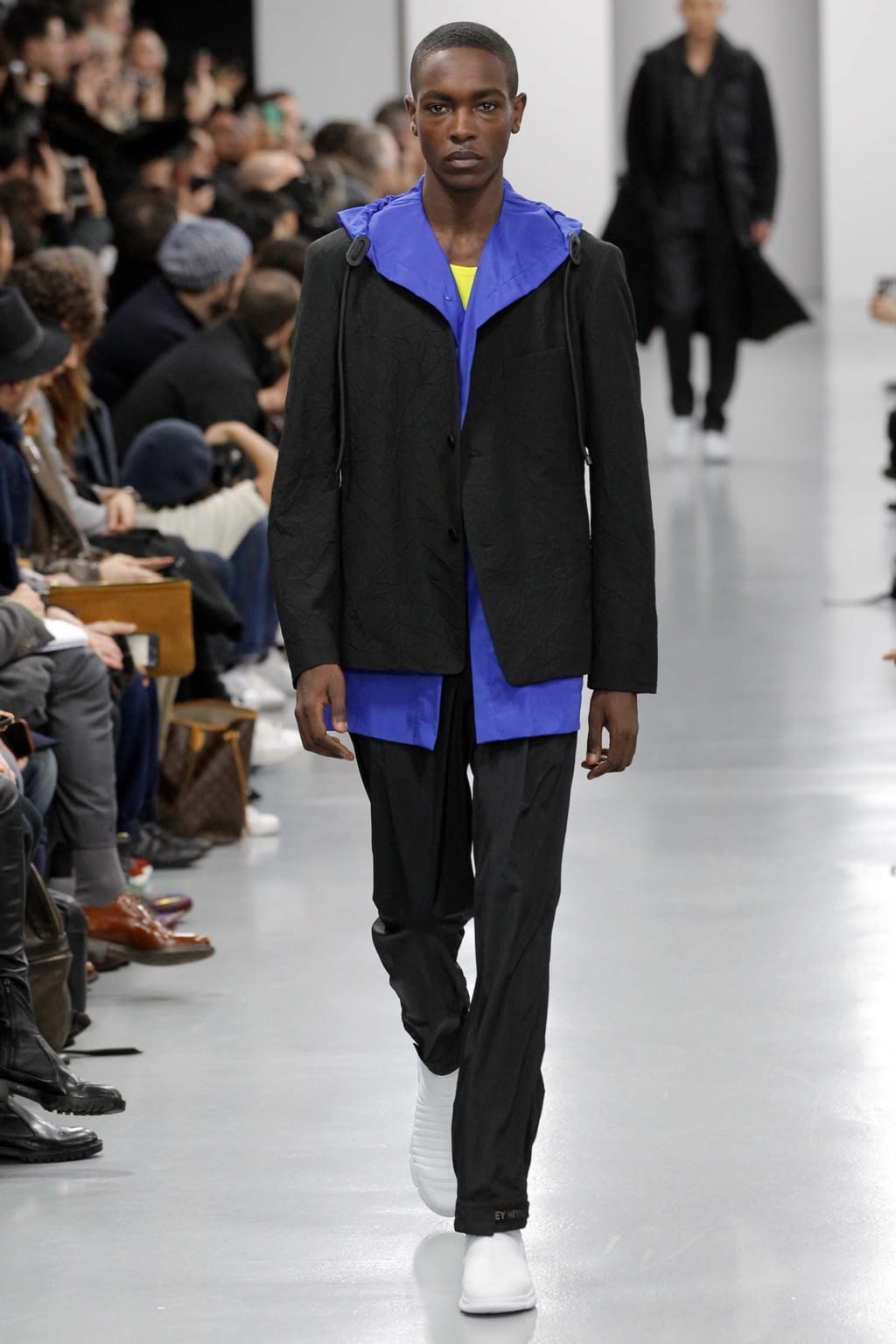 Fashion Week Paris Fall/Winter 2018 look 10 from the Issey Miyake Men collection menswear