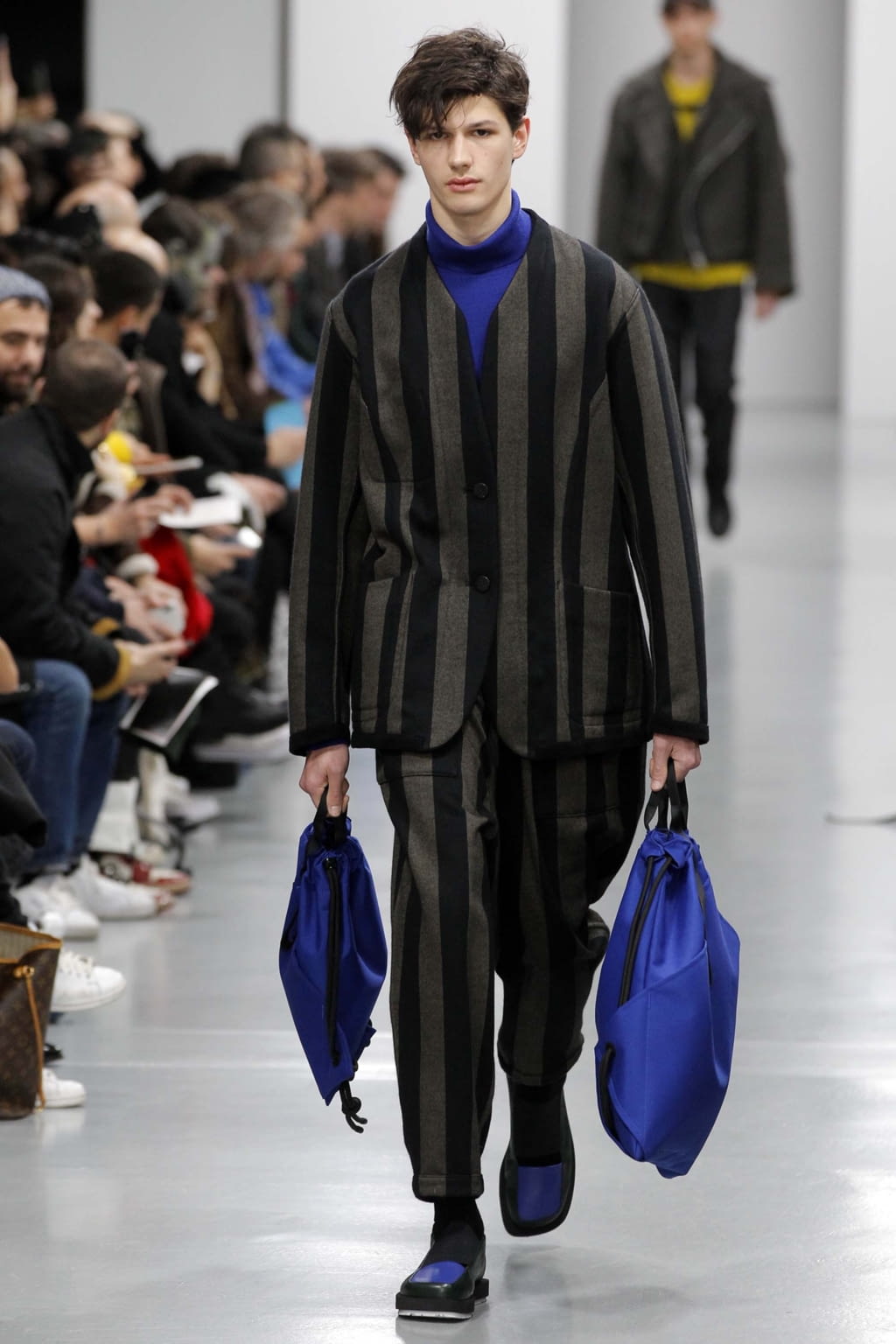 Fashion Week Paris Fall/Winter 2018 look 12 de la collection Issey Miyake Men menswear