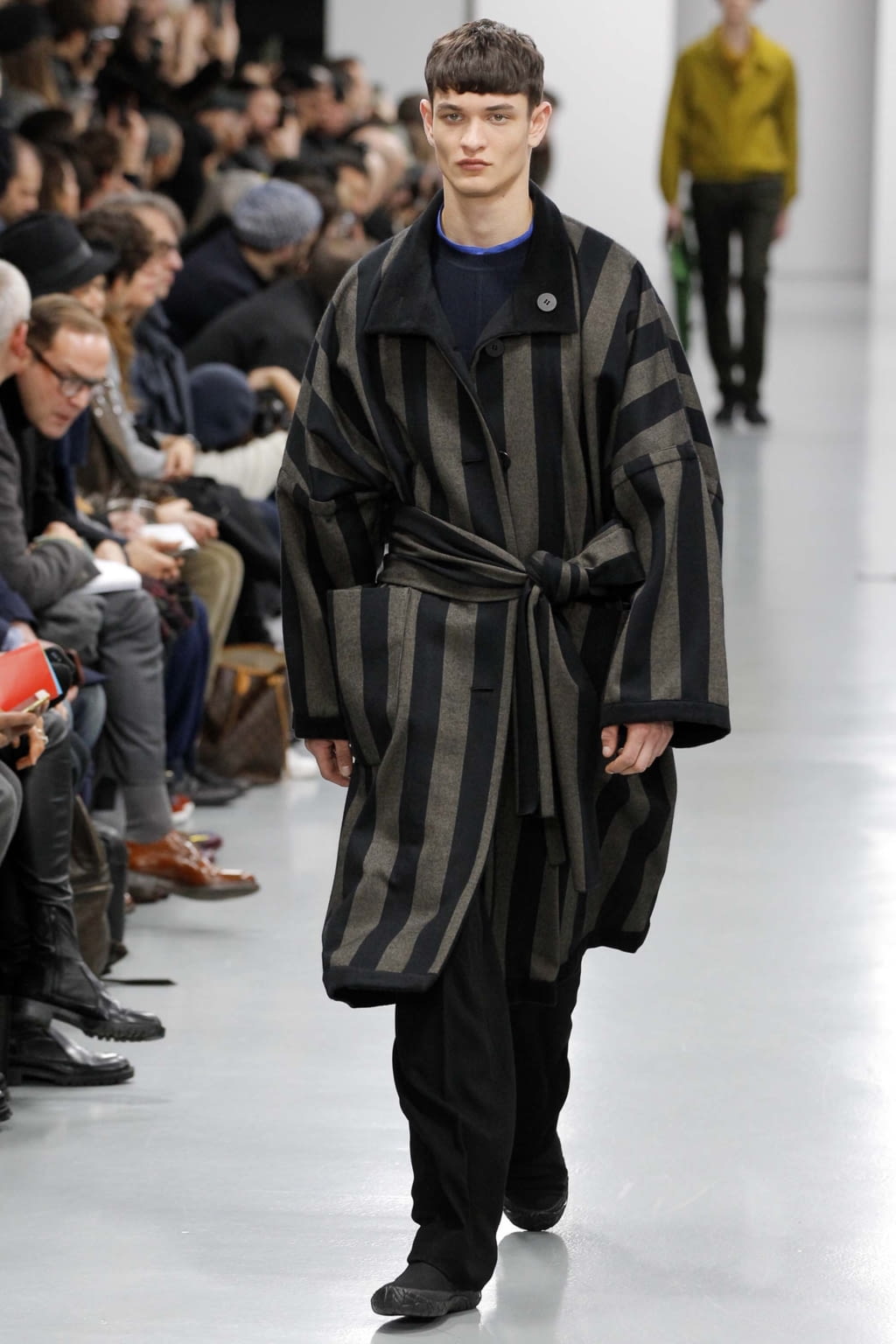 Fashion Week Paris Fall/Winter 2018 look 17 from the Issey Miyake Men collection menswear
