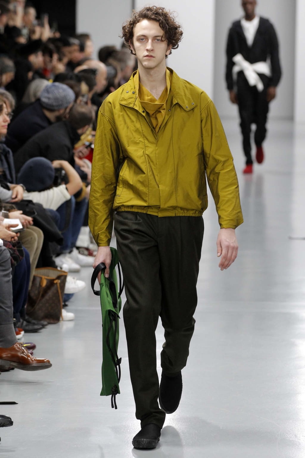 Fashion Week Paris Fall/Winter 2018 look 18 from the Issey Miyake Men collection menswear