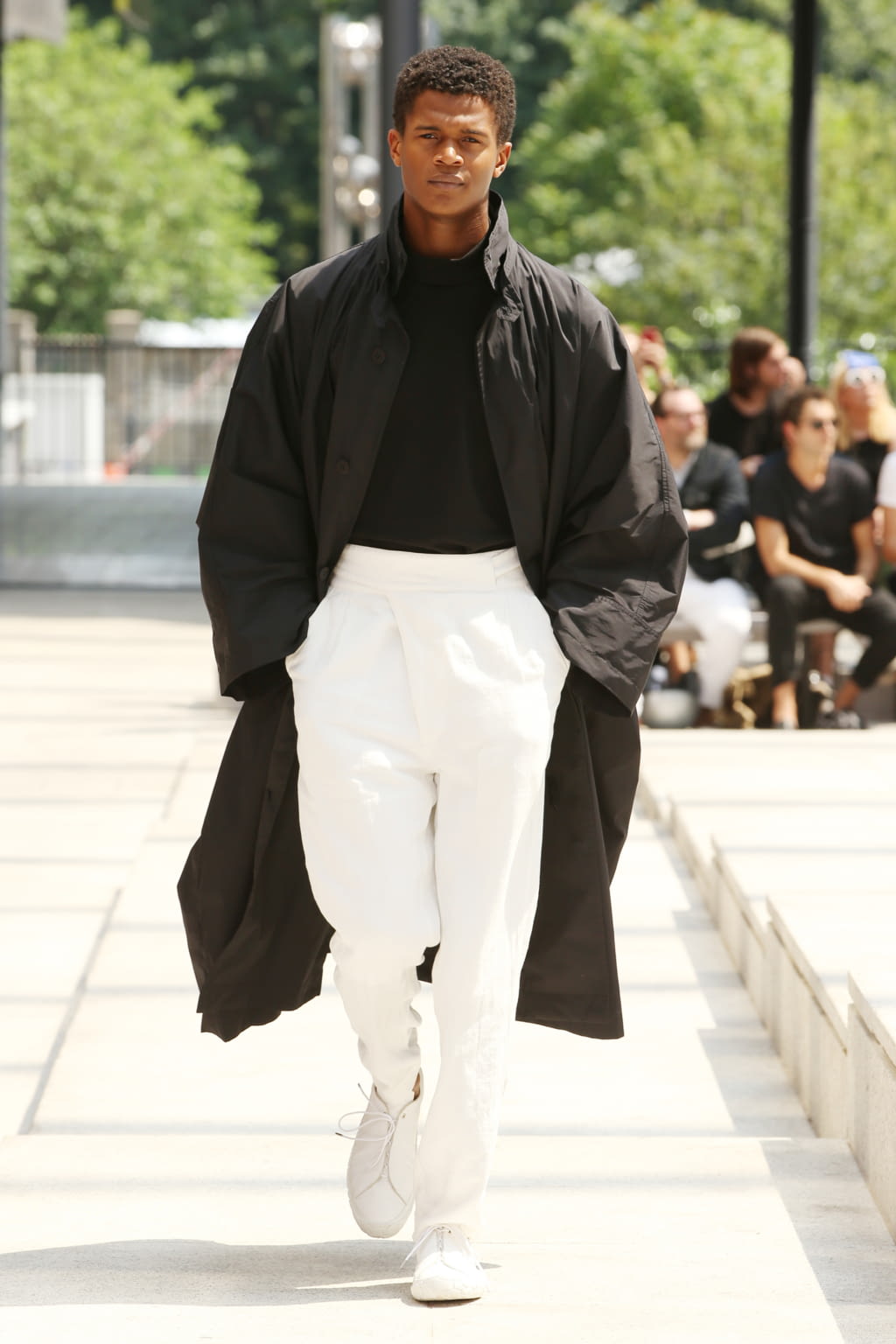 Fashion Week Paris Spring/Summer 2017 look 13 from the Issey Miyake Men collection menswear