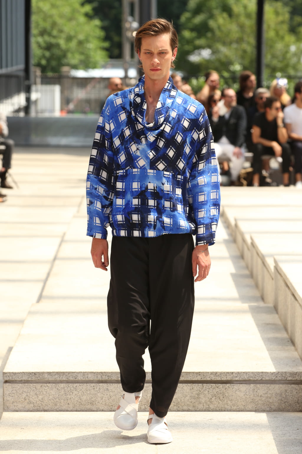Fashion Week Paris Spring/Summer 2017 look 28 from the Issey Miyake Men collection menswear