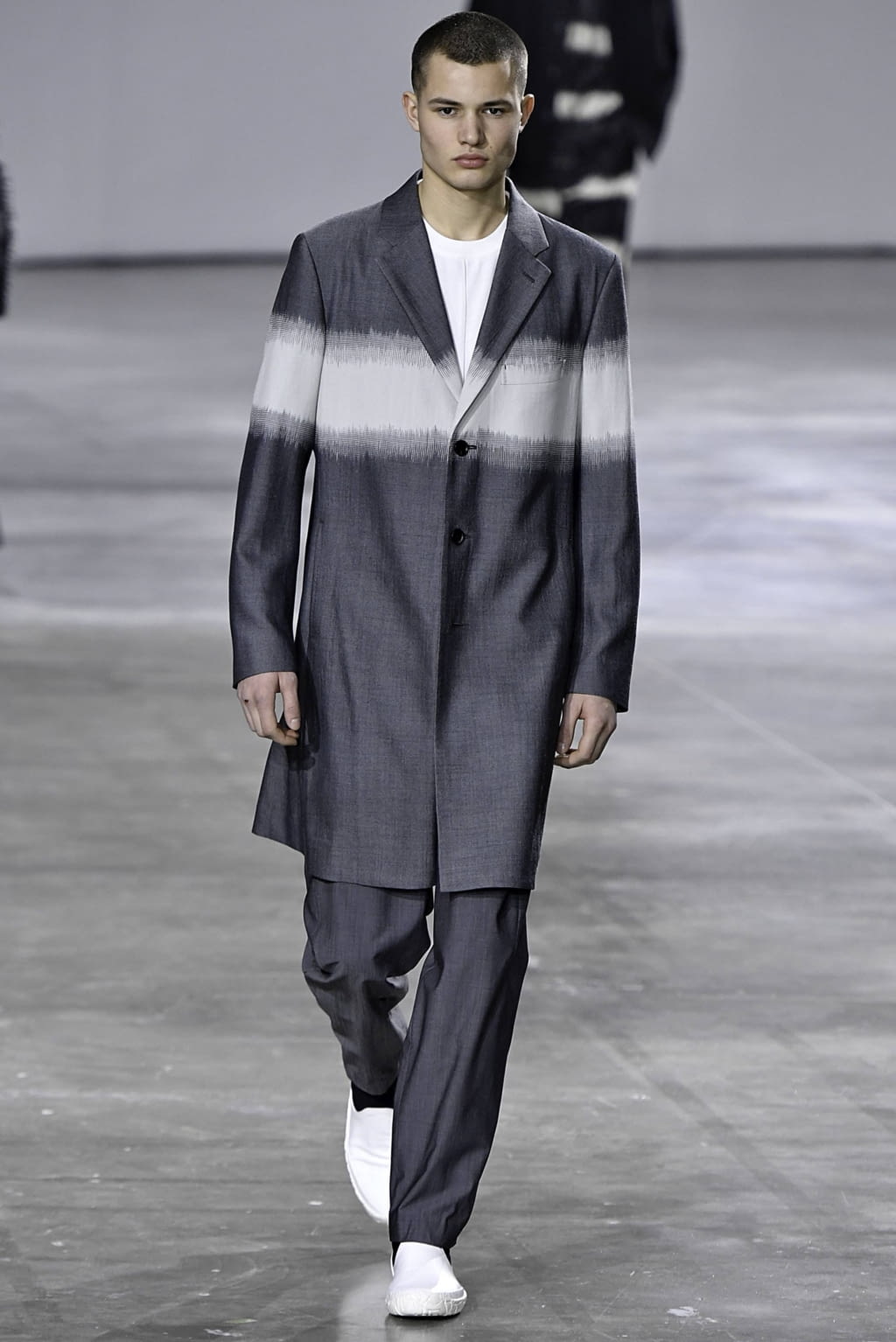 Fashion Week Paris Fall/Winter 2019 look 17 de la collection Issey Miyake Men menswear