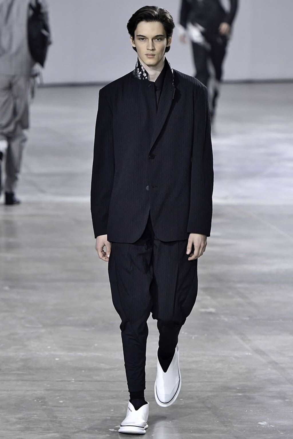 Fashion Week Paris Fall/Winter 2019 look 21 from the Issey Miyake Men collection menswear