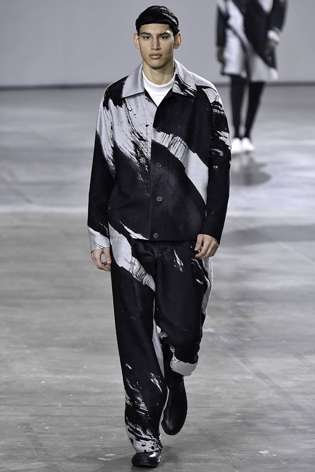 Fashion Week Paris Fall/Winter 2019 look 22 from the Issey Miyake Men collection menswear
