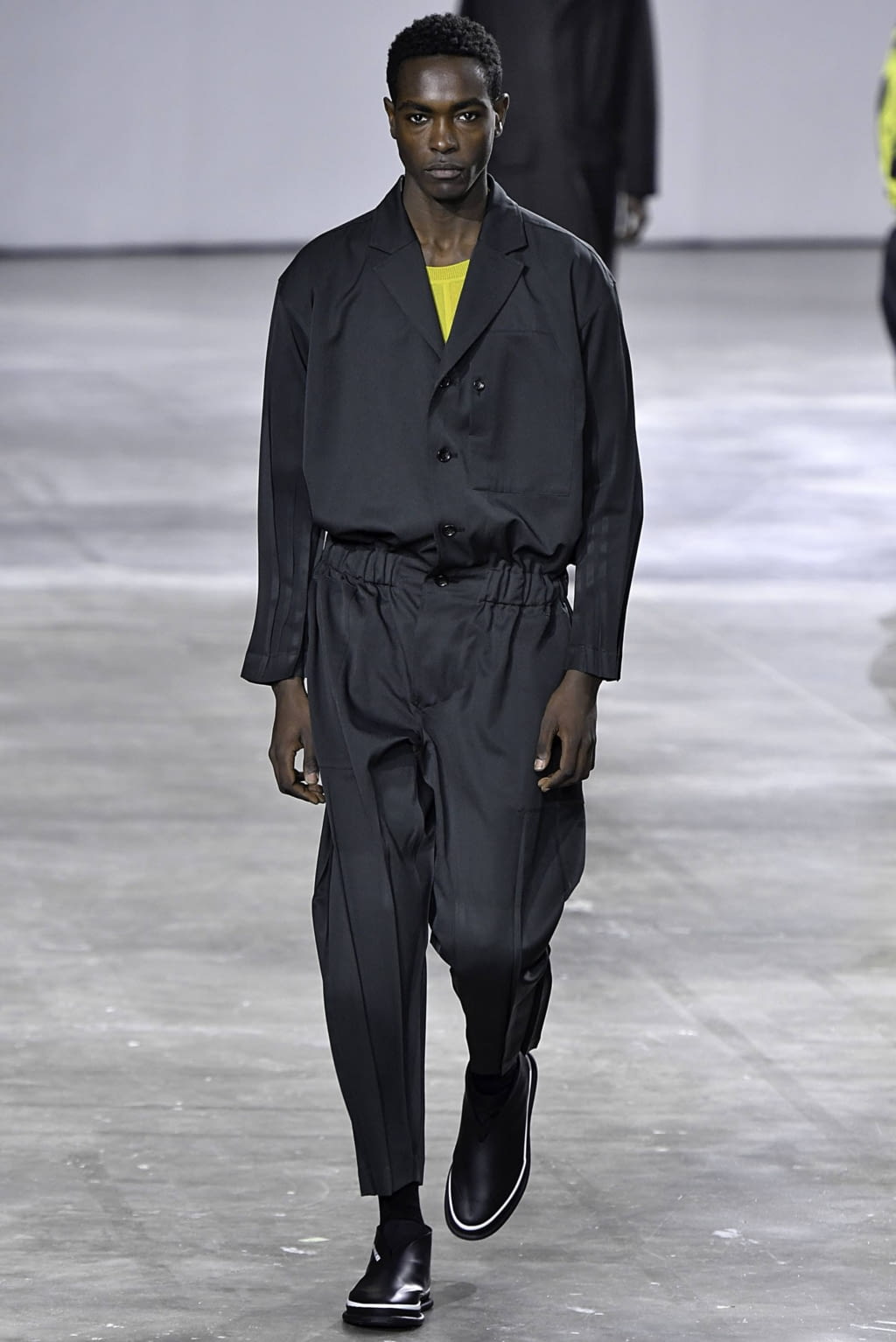Fashion Week Paris Fall/Winter 2019 look 32 from the Issey Miyake Men collection menswear