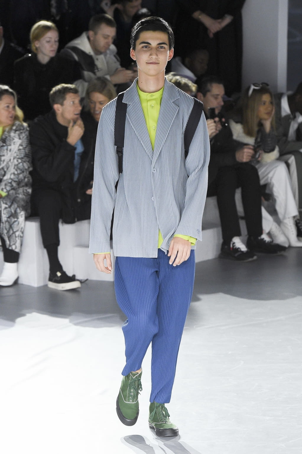 Fashion Week Paris Fall/Winter 2020 look 6 from the HOMME PLISSÉ ISSEY MIYAKE collection menswear