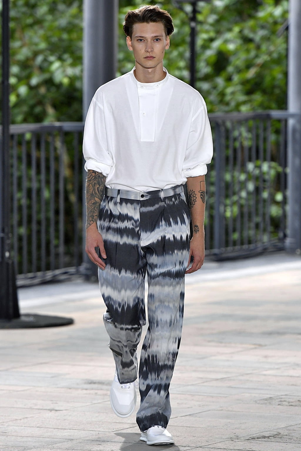 Fashion Week Paris Spring/Summer 2019 look 3 from the Issey Miyake Men collection menswear