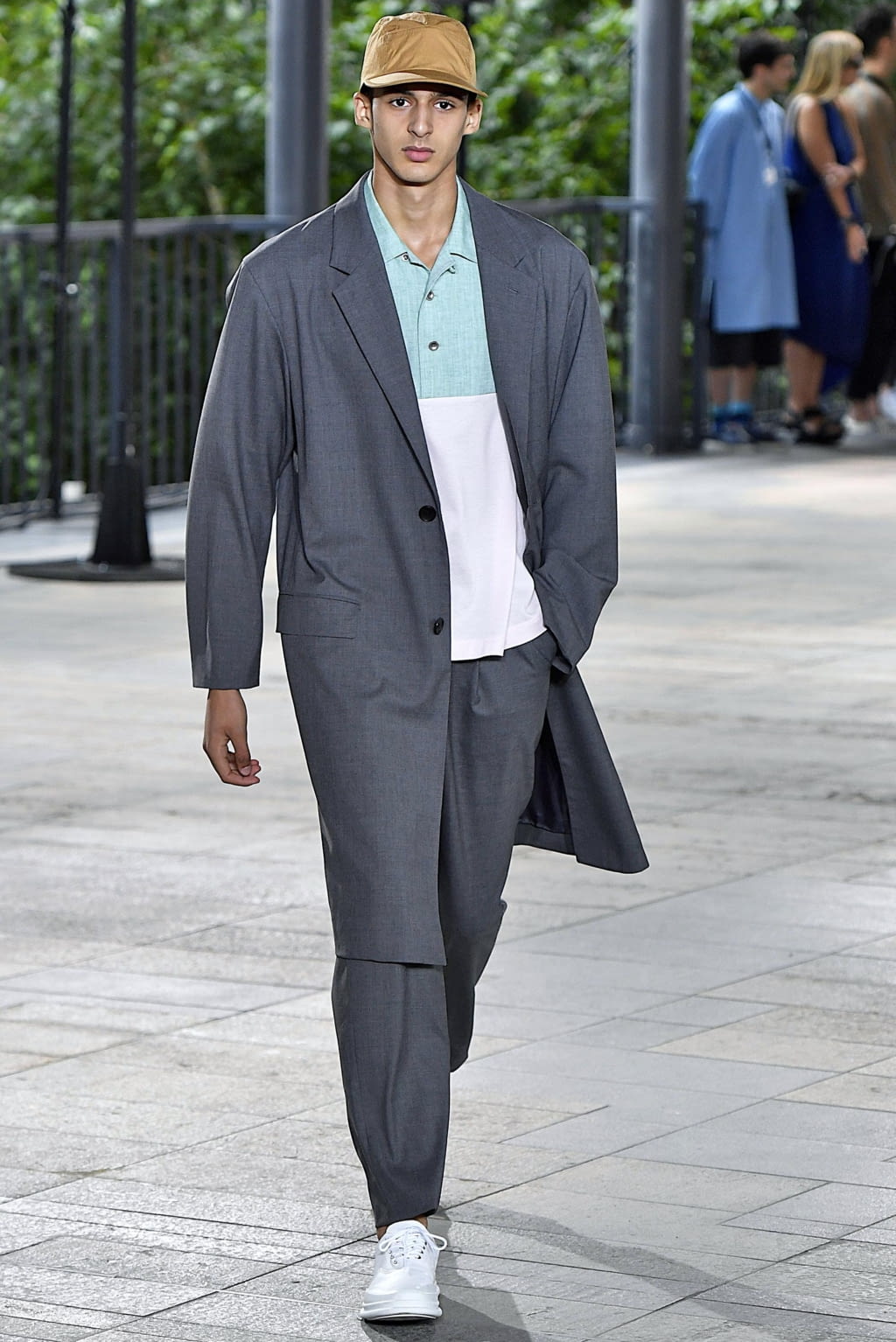 Fashion Week Paris Spring/Summer 2019 look 7 from the Issey Miyake Men collection menswear