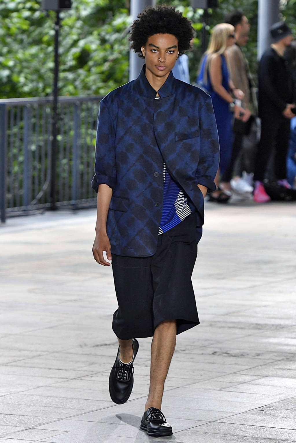Fashion Week Paris Spring/Summer 2019 look 11 from the Issey Miyake Men collection menswear
