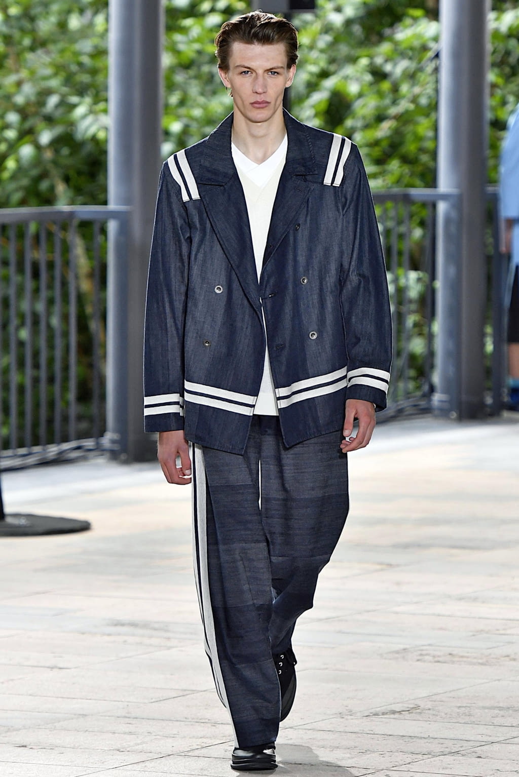 Fashion Week Paris Spring/Summer 2019 look 13 from the Issey Miyake Men collection menswear