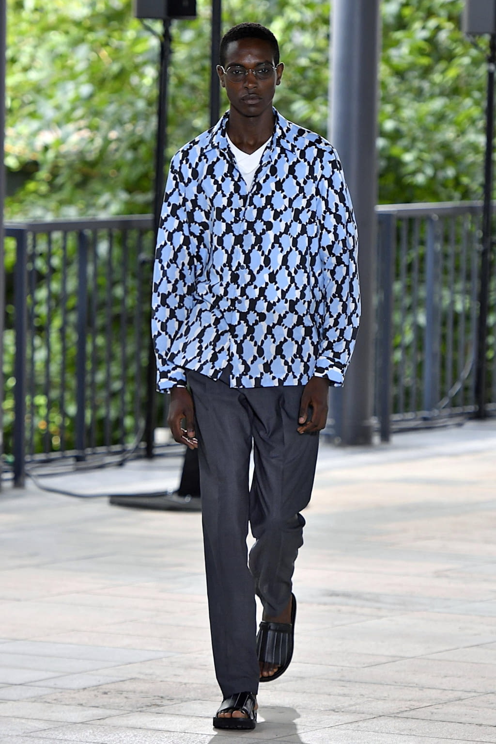 Fashion Week Paris Spring/Summer 2019 look 18 from the Issey Miyake Men collection menswear