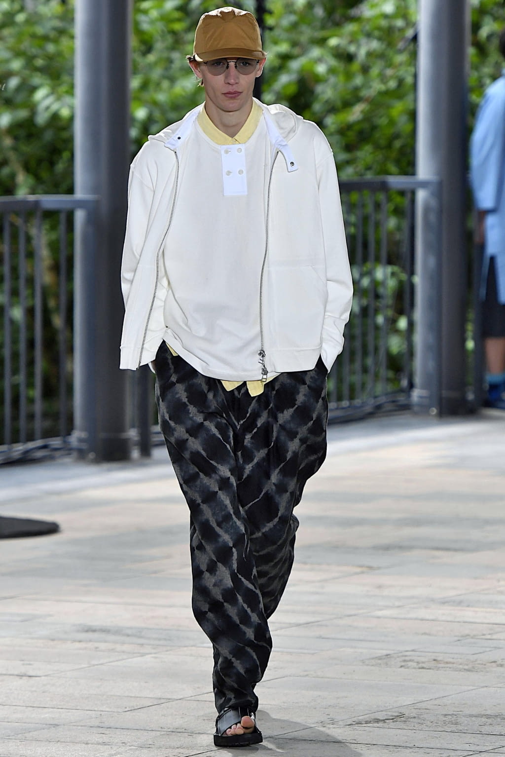 Fashion Week Paris Spring/Summer 2019 look 33 from the Issey Miyake Men collection menswear