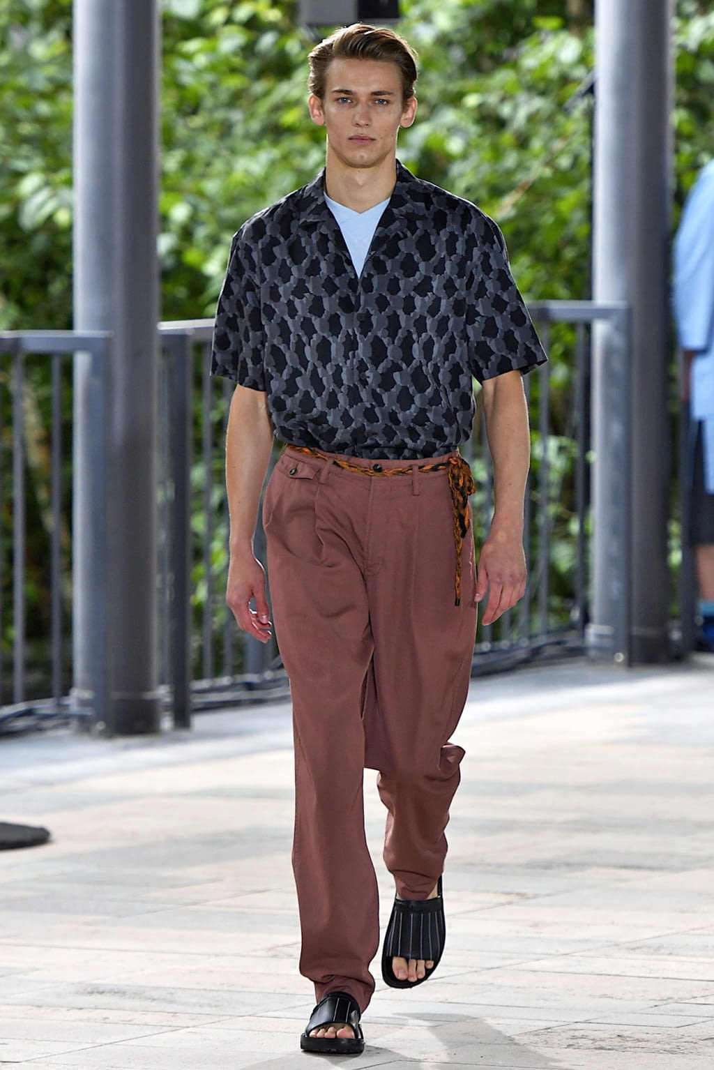 Fashion Week Paris Spring/Summer 2019 look 34 from the Issey Miyake Men collection menswear